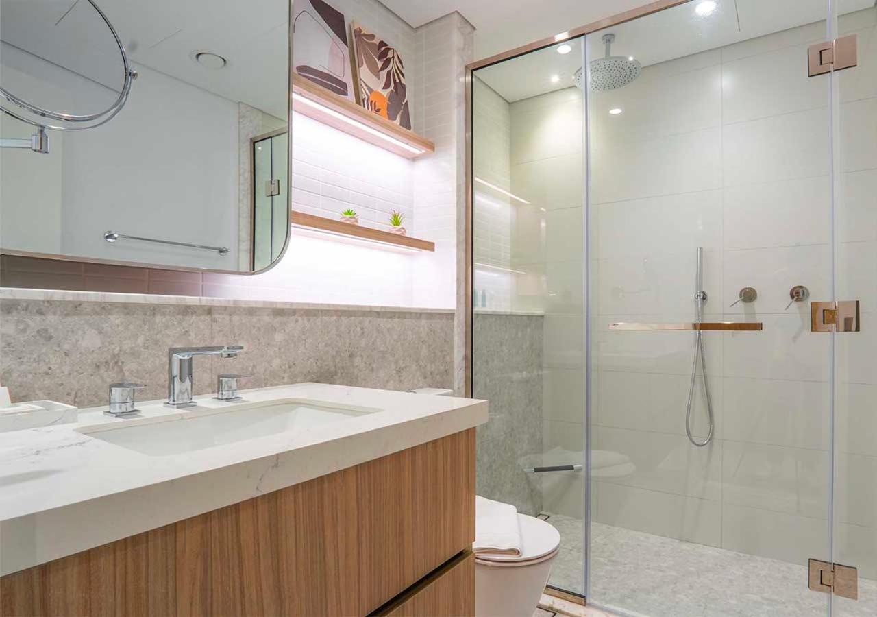 Royal Vista - Luxury 1BR Apartments at Kensington Waters