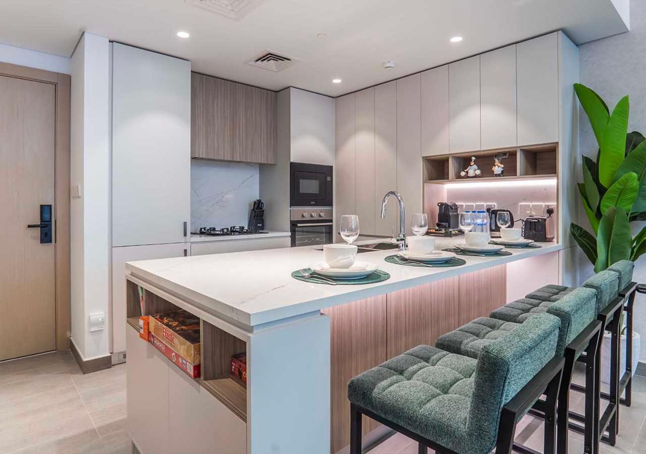 Royal Vista - Luxury 1BR Apartments at Kensington Waters