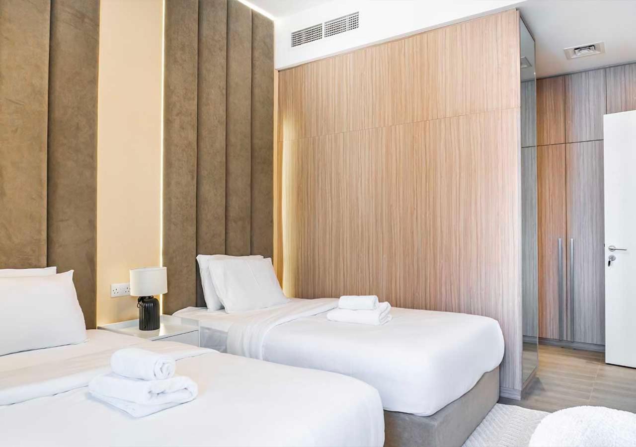 Royal Vista - Luxury 1BR Apartments at Kensington Waters