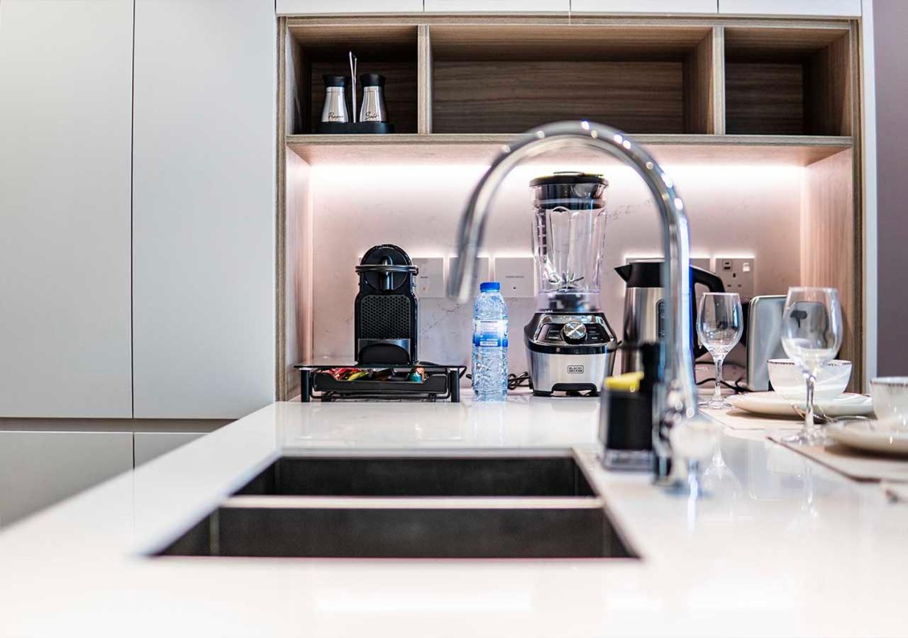 Royal Vista - Luxury 1BR Apartments at Kensington Waters