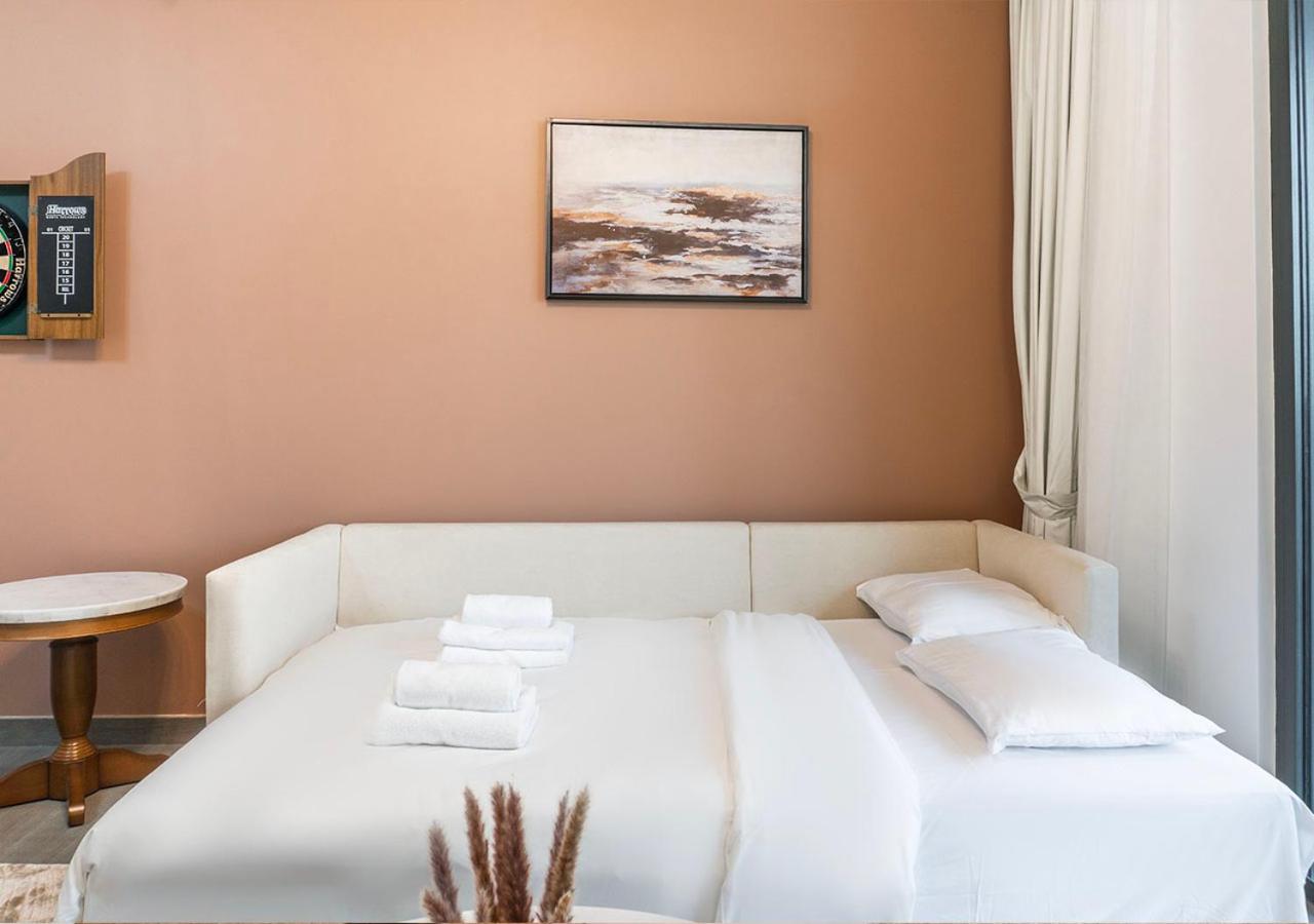 Royal Vista - Luxury 1BR Apartments at Kensington Waters