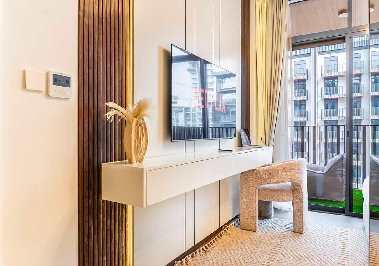 Royal Vista - Luxury 1BR Apartments at Kensington Waters