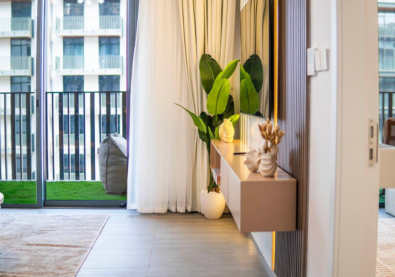 Royal Vista - Luxury 1BR Apartments at Kensington Waters