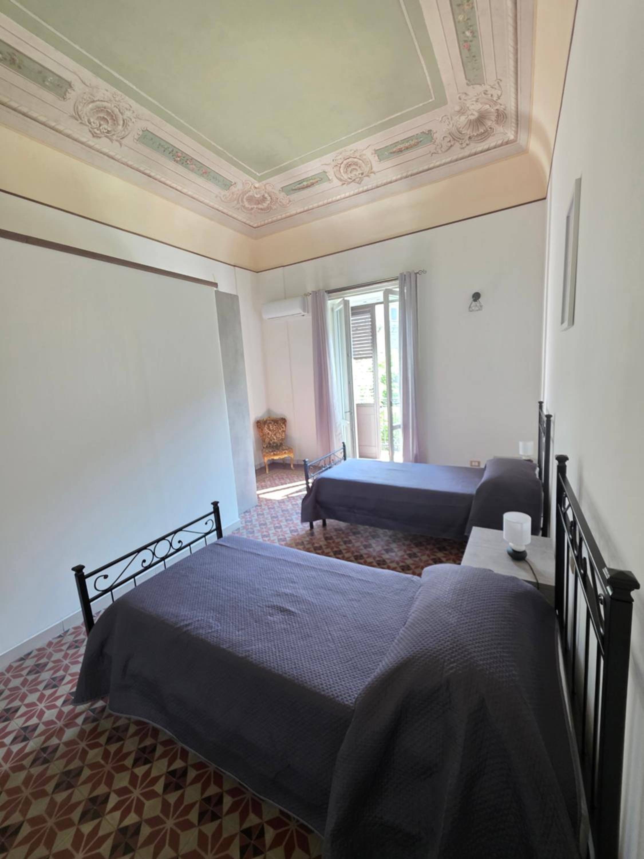 Vivaldi Holidays Historic house in the center of Palermo
