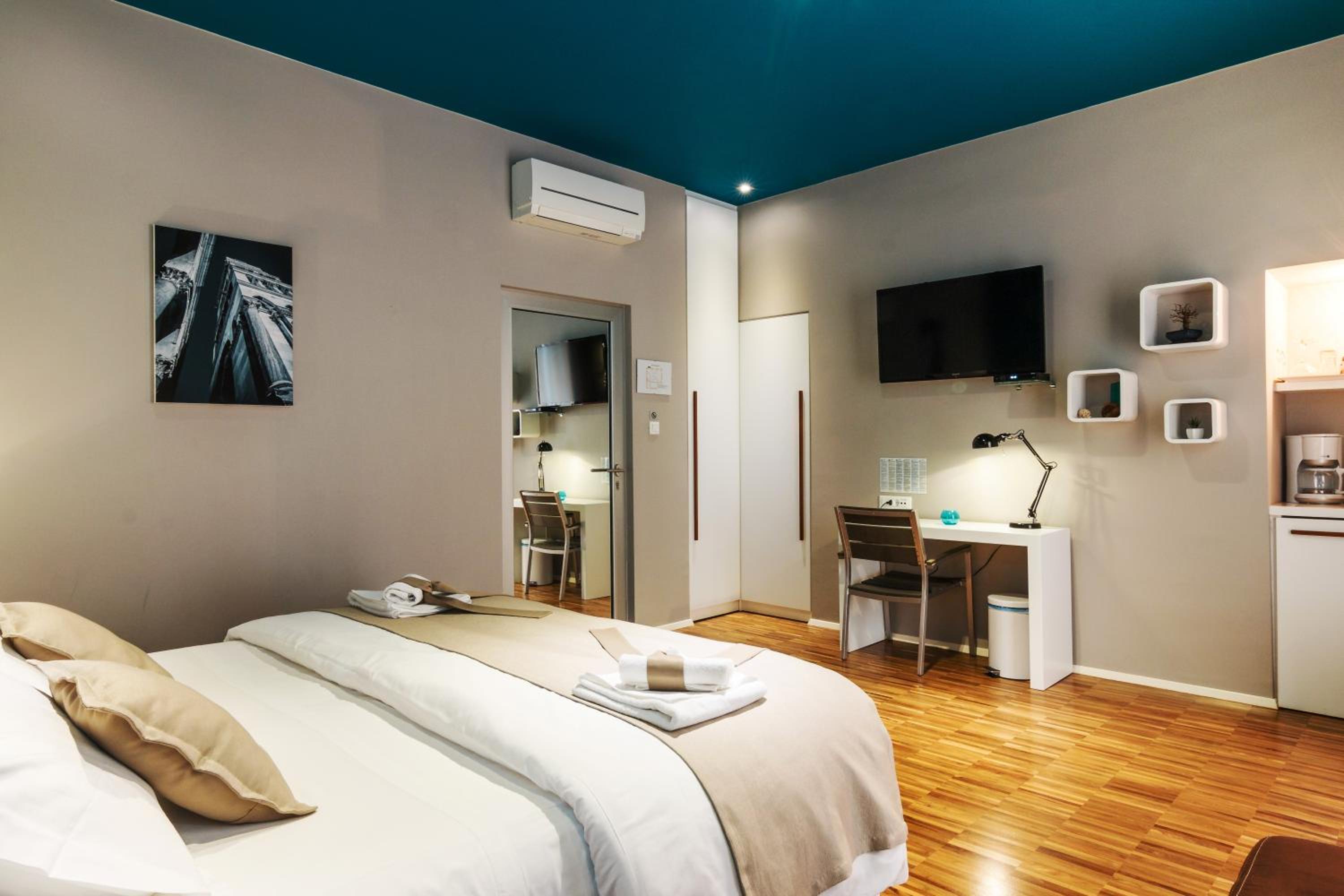 Riva Luxury Rooms photo 38 of 87