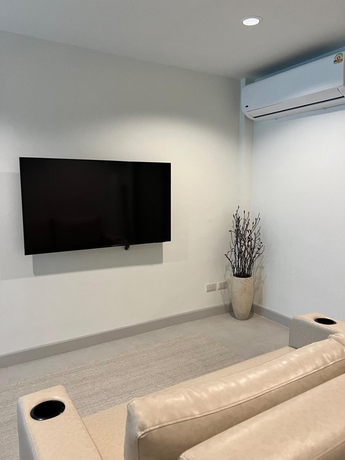 2 Bed & 2 Bath Suite, 2nd floor