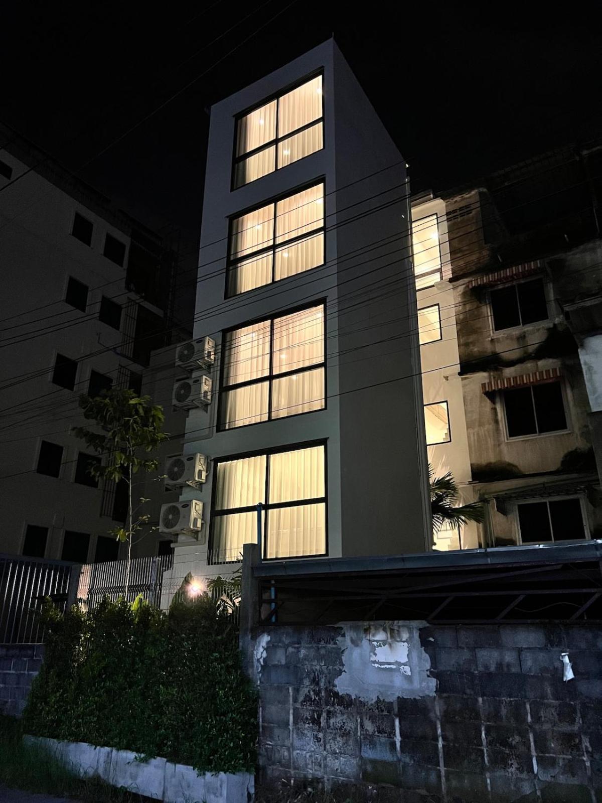 2 Bed & 2 Bath Suite, 2nd floor