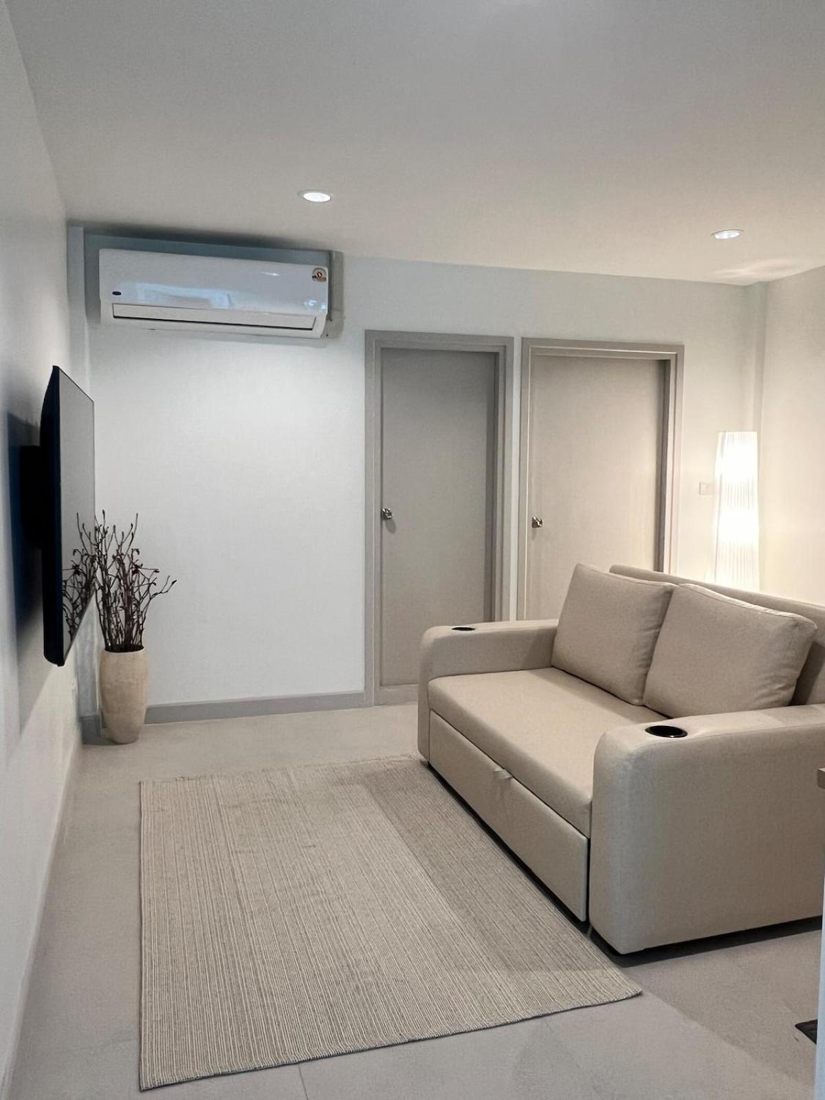 2 Bed & 2 Bath Suite, 4th floor