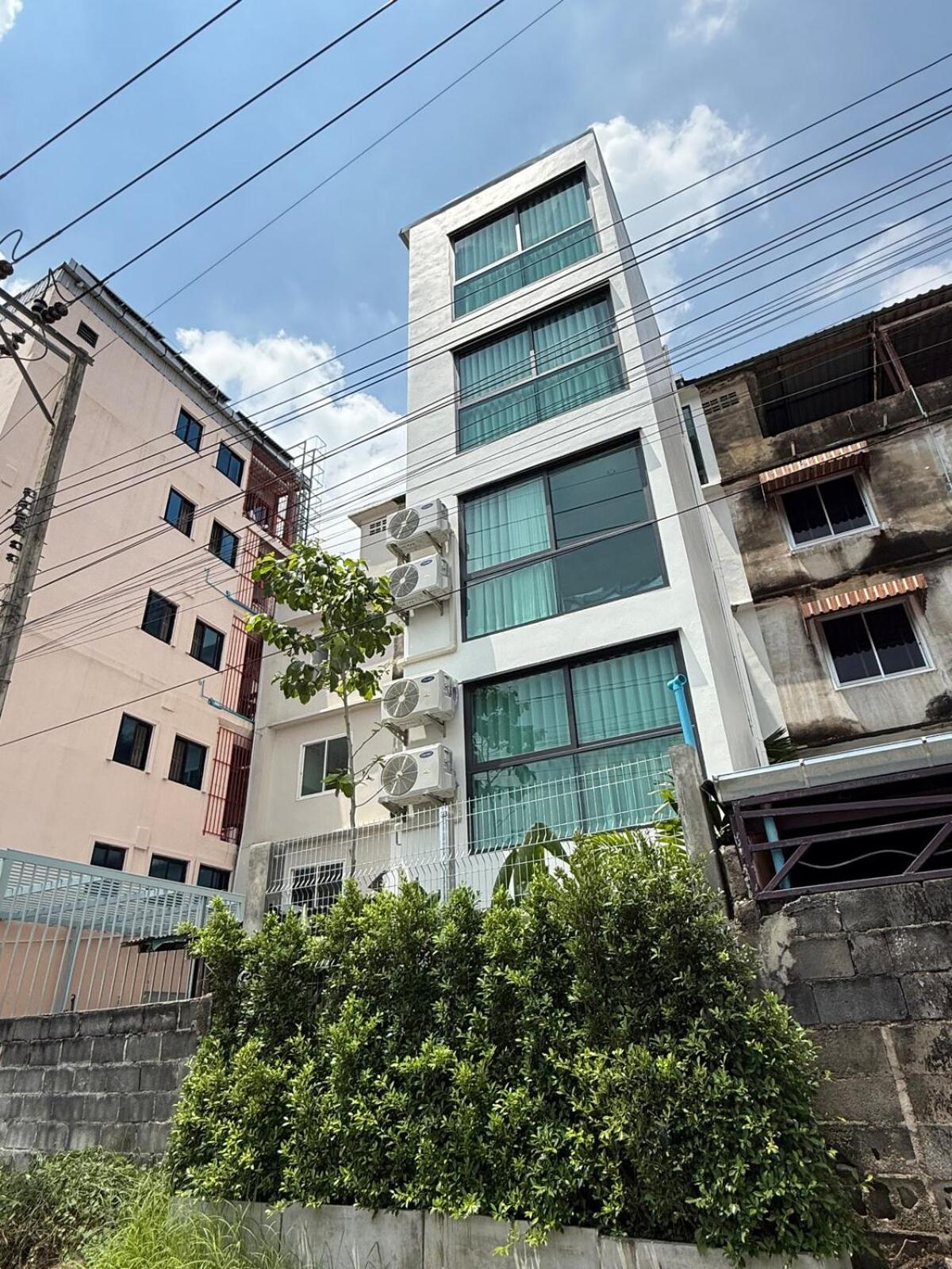 2 Bed & 2 Bath Suite, 4th floor