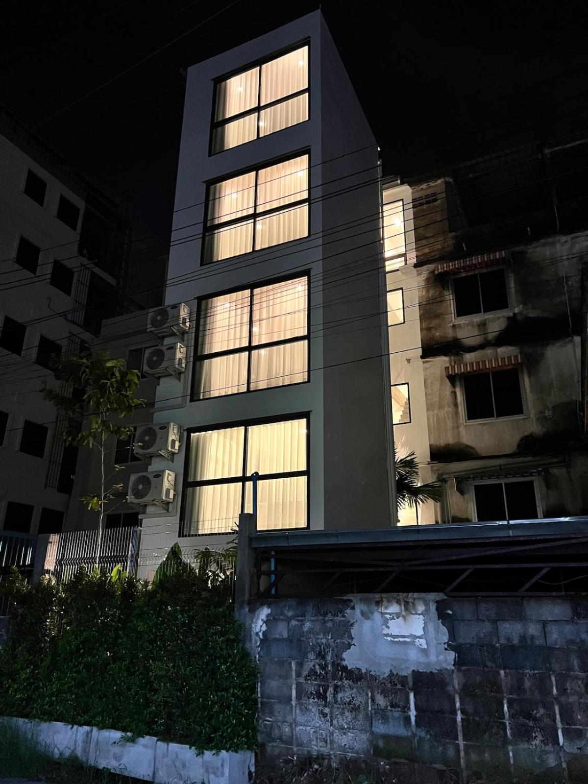 2 Bed & 2 Bath Suite, 4th floor
