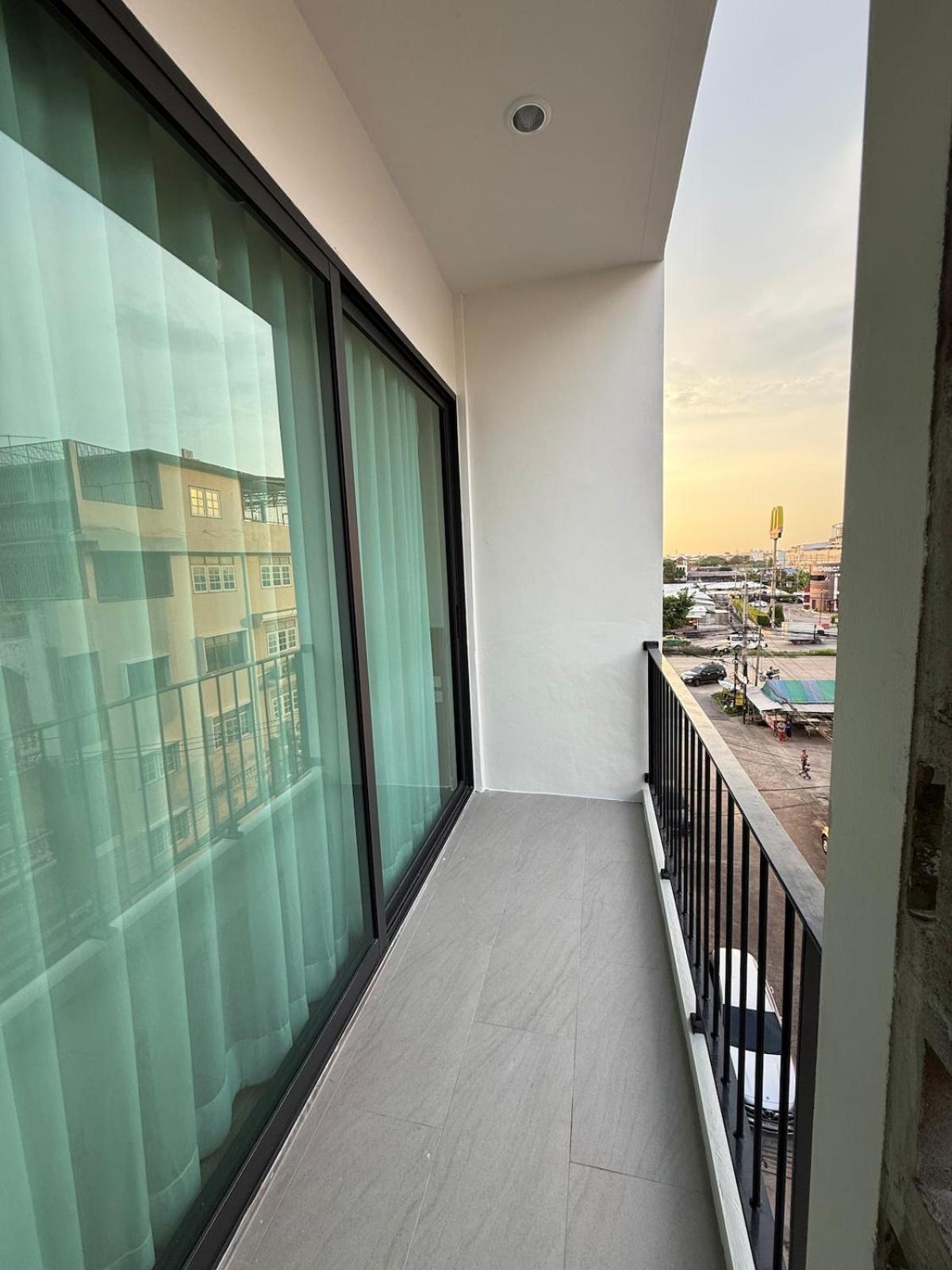 2 Bed & 2 Bath Suite, 5th floor
