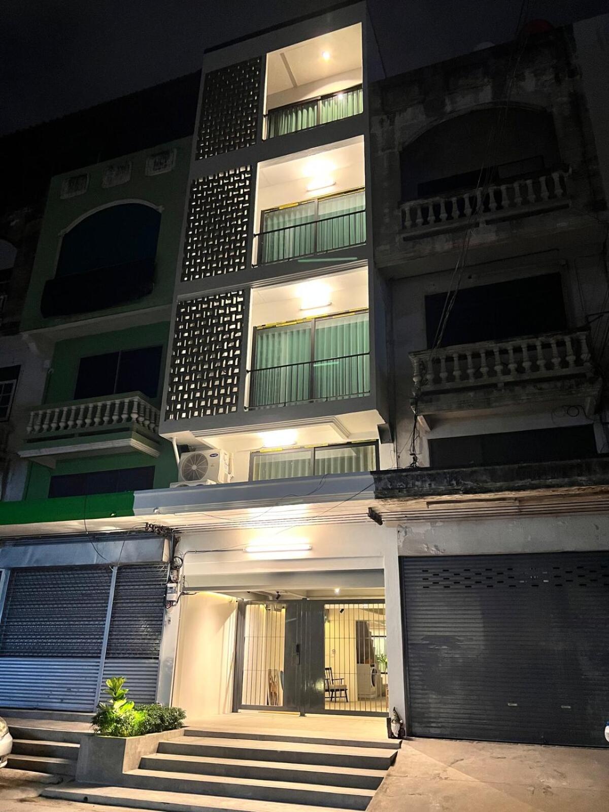 2 Bed & 2 Bath Suite, 5th floor