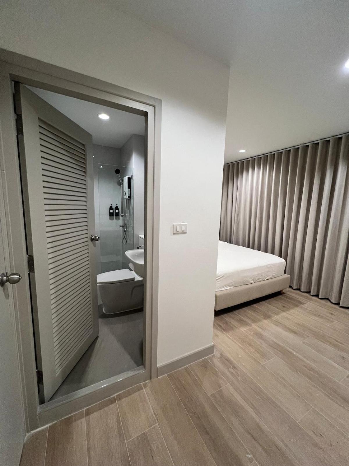 2 Bed & 2 Bath Suite, 5th floor