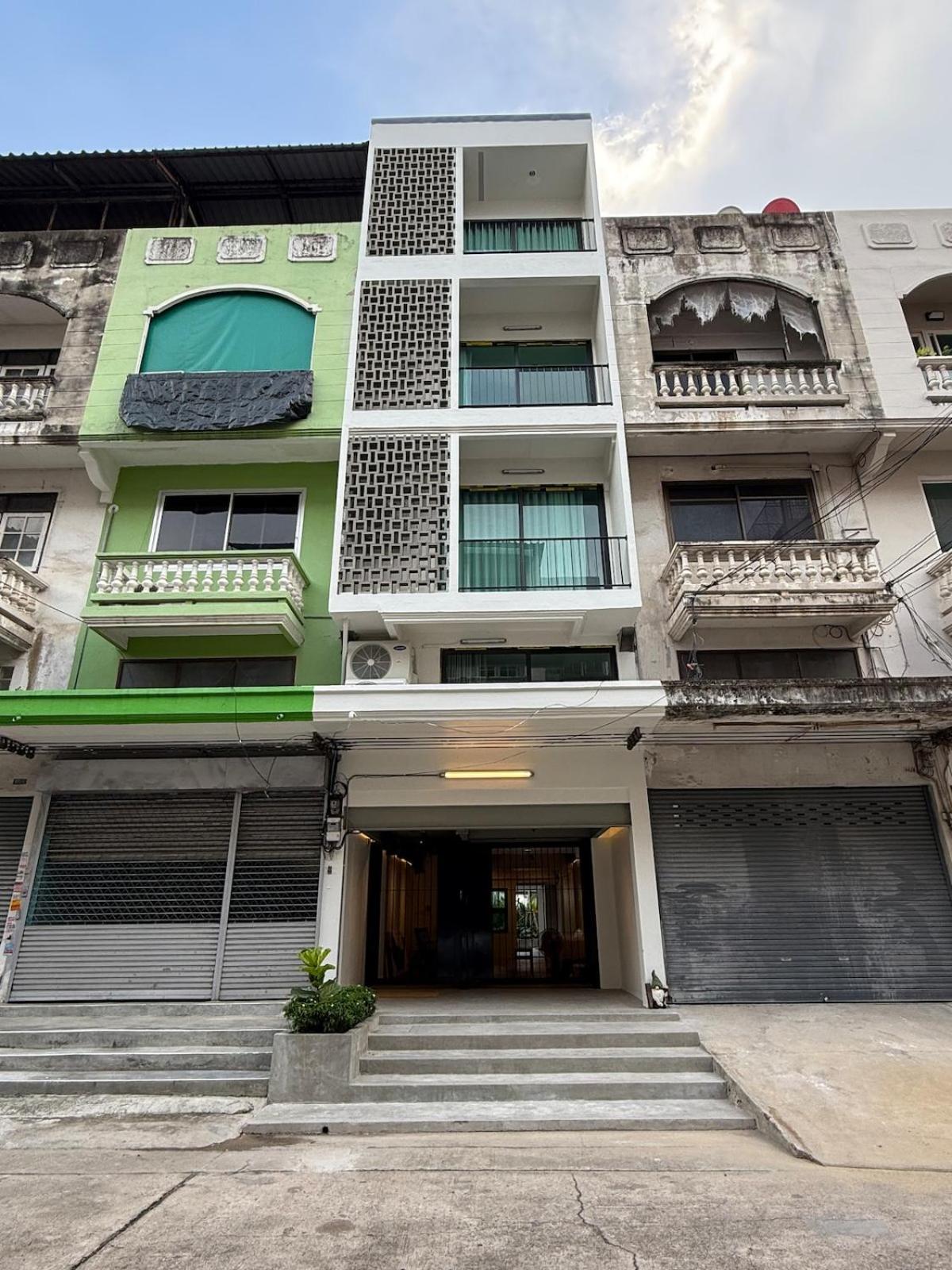 2 Bed & 2 Bath Suite, 5th floor