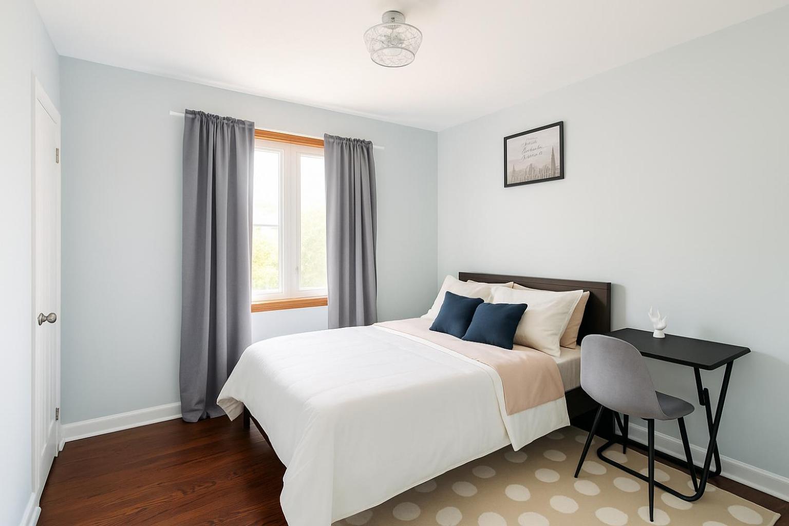 Newly Renovated 3BR North York Bungalow with Backyard Patio & Volleyball Set! Close to Rogers Stadium, TTC Subway Access, Perfect for Family Travel, Group 