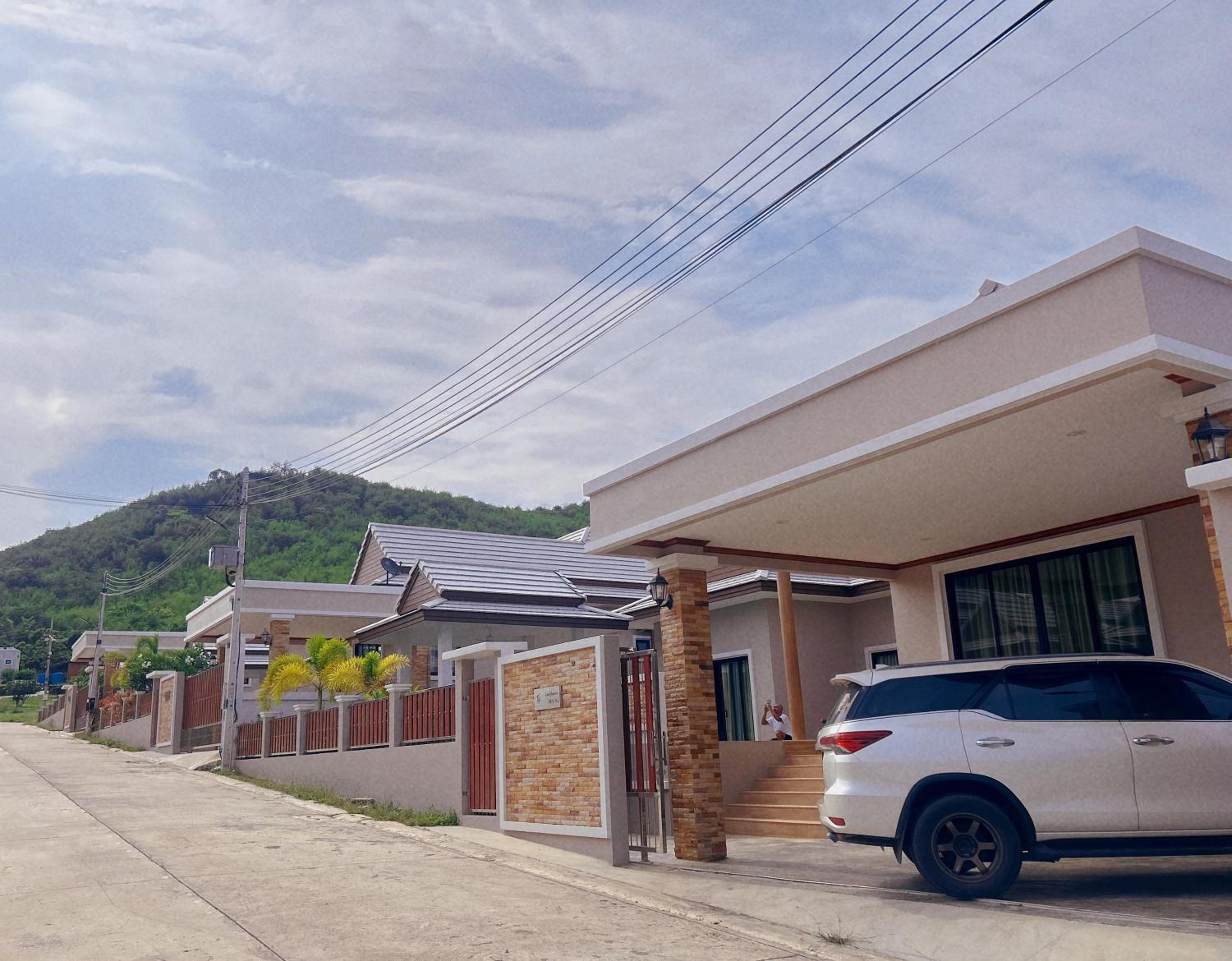 Luekpanee pool villa pranburi paknampran