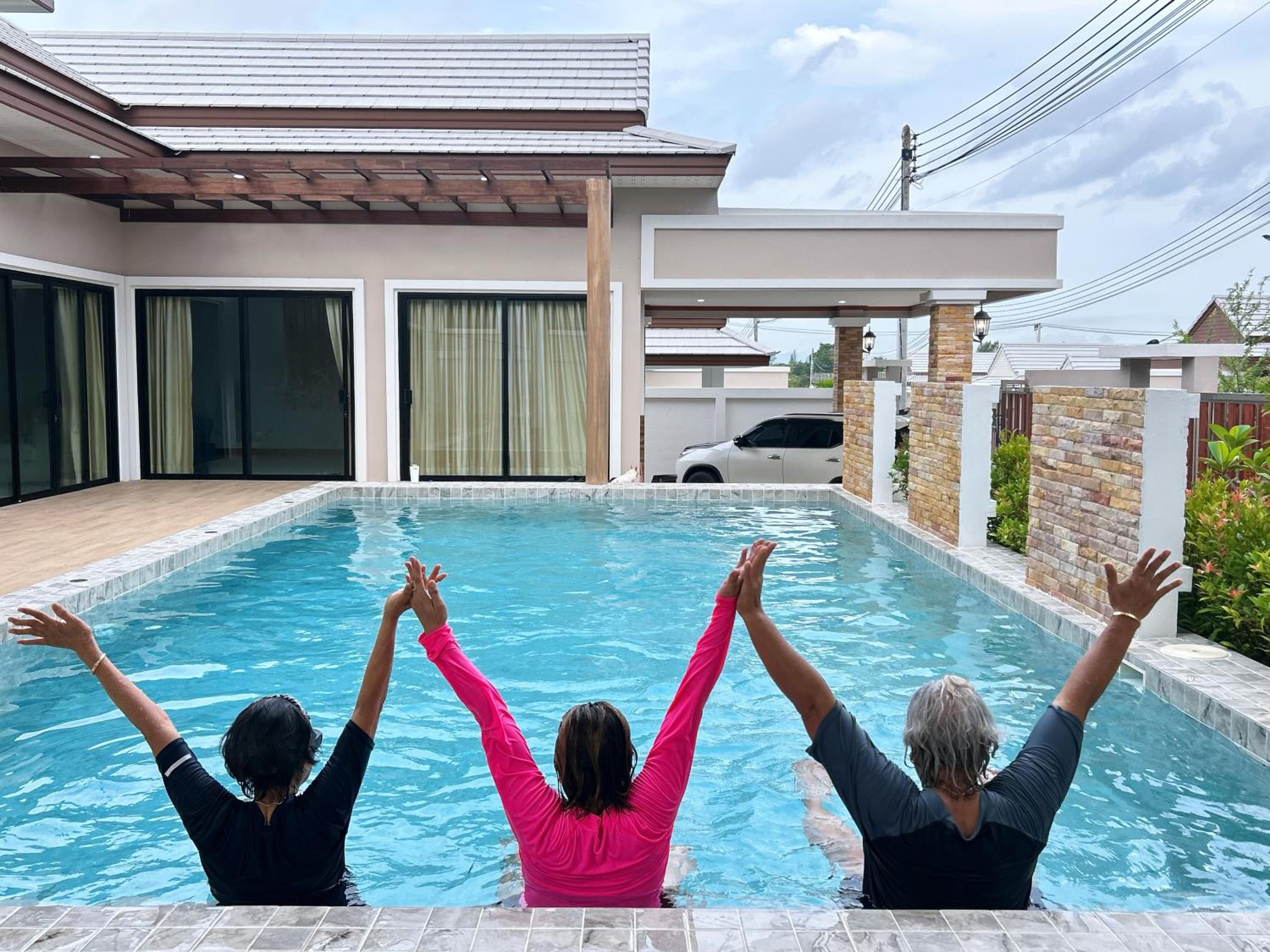 Luekpanee pool villa pranburi paknampran