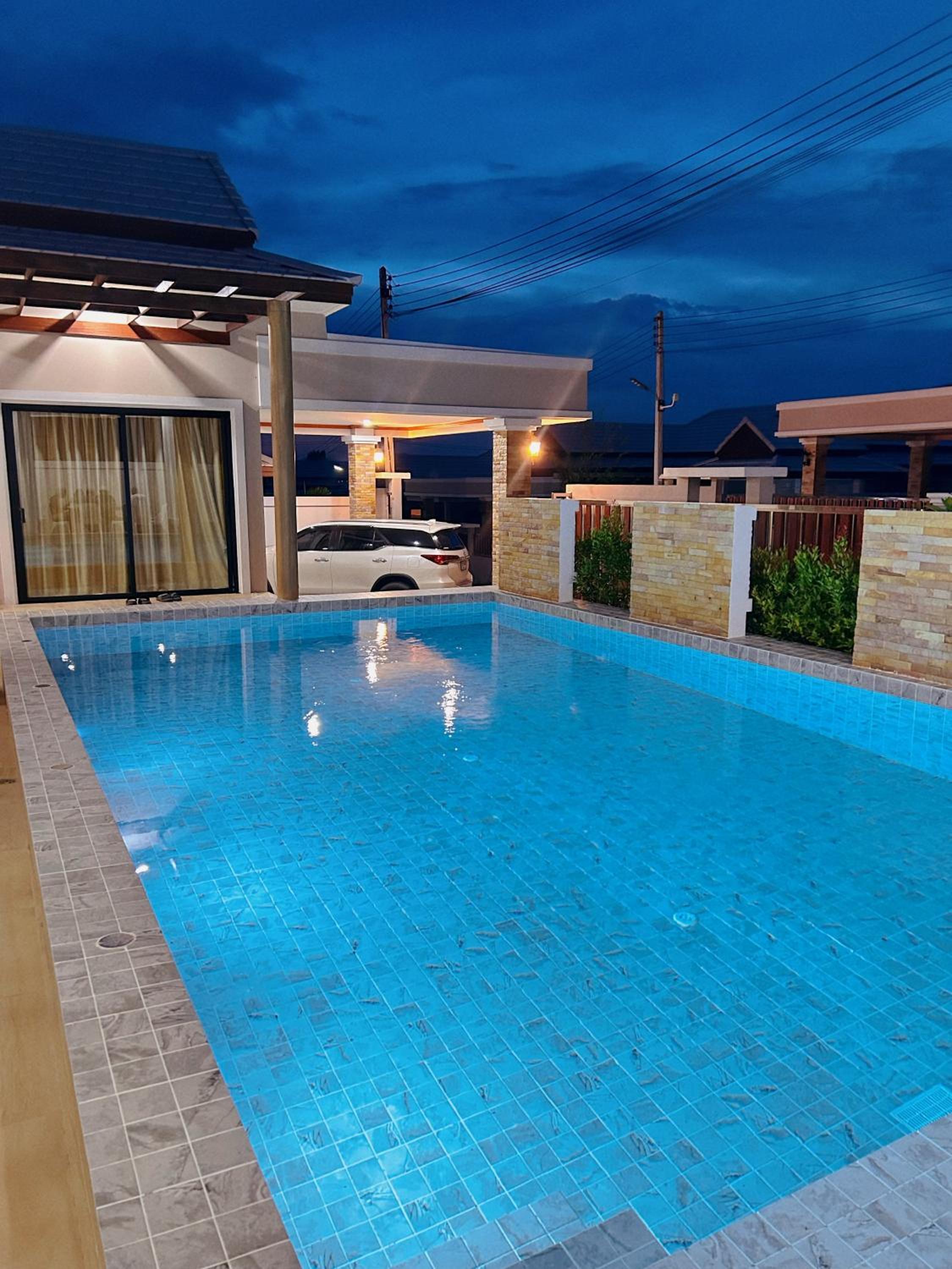 Luekpanee pool villa pranburi paknampran