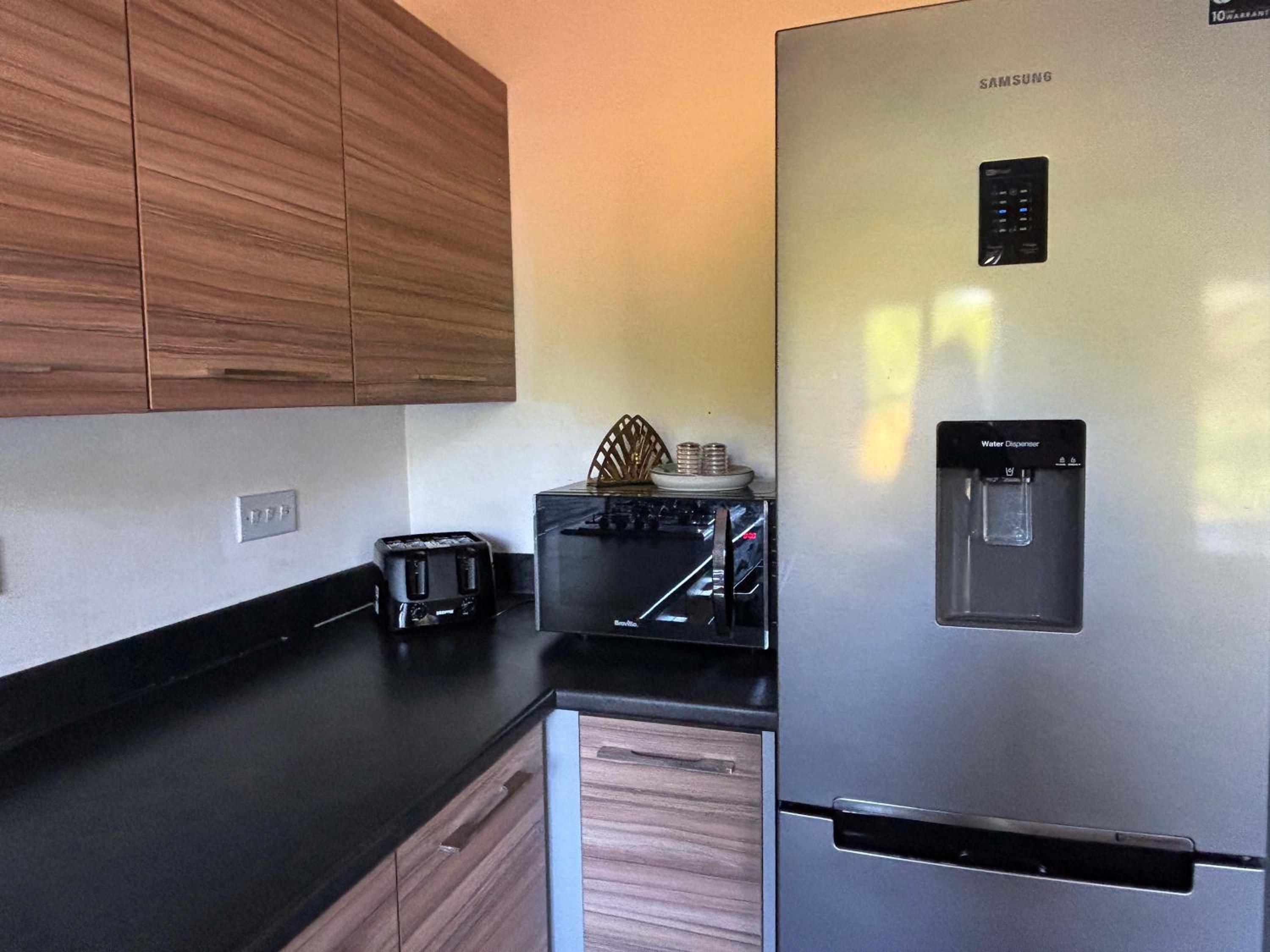 WS10 Contractor House 3 Bed 3 Bath with Parking
