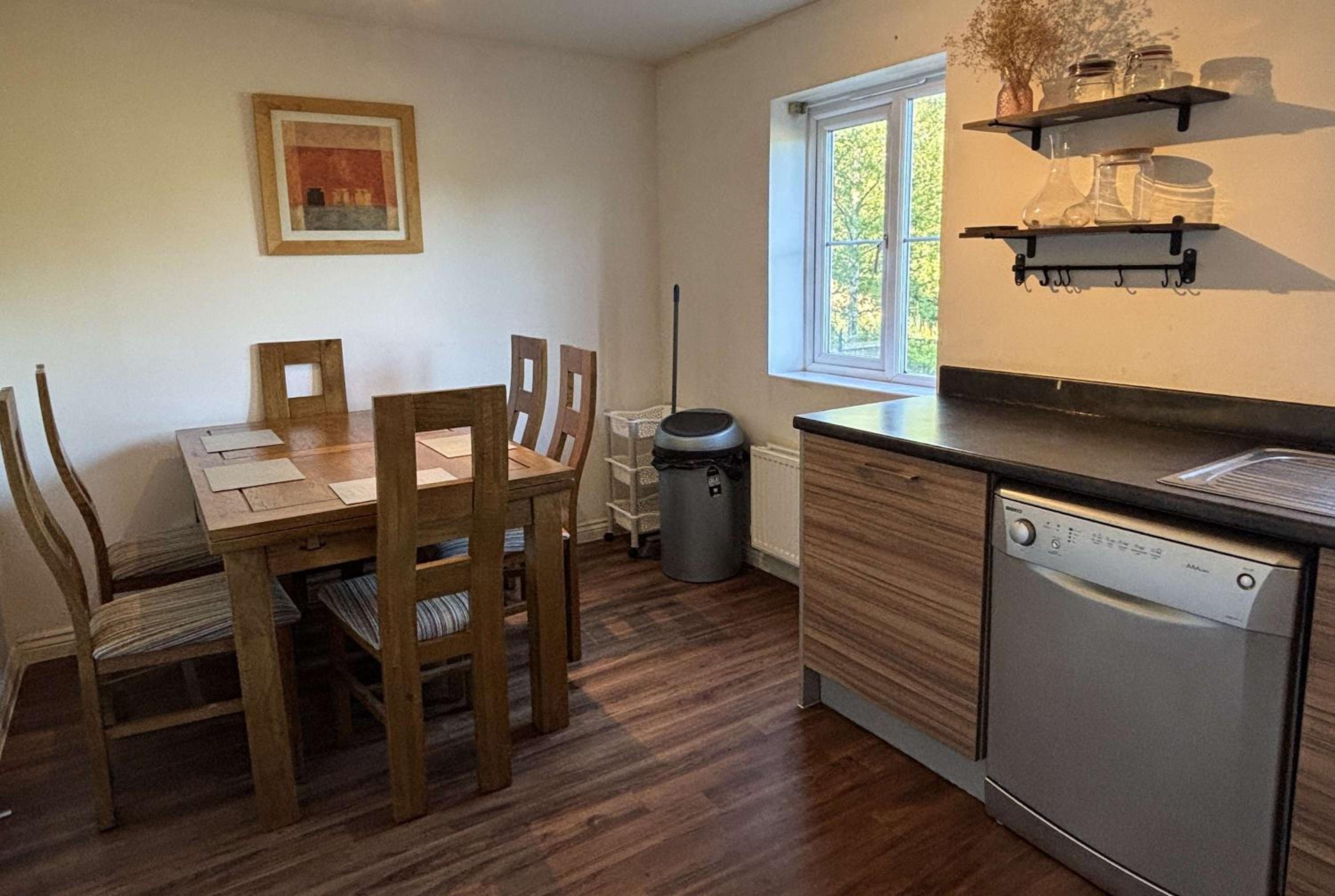 WS10 Contractor House 3 Bed 3 Bath with Parking