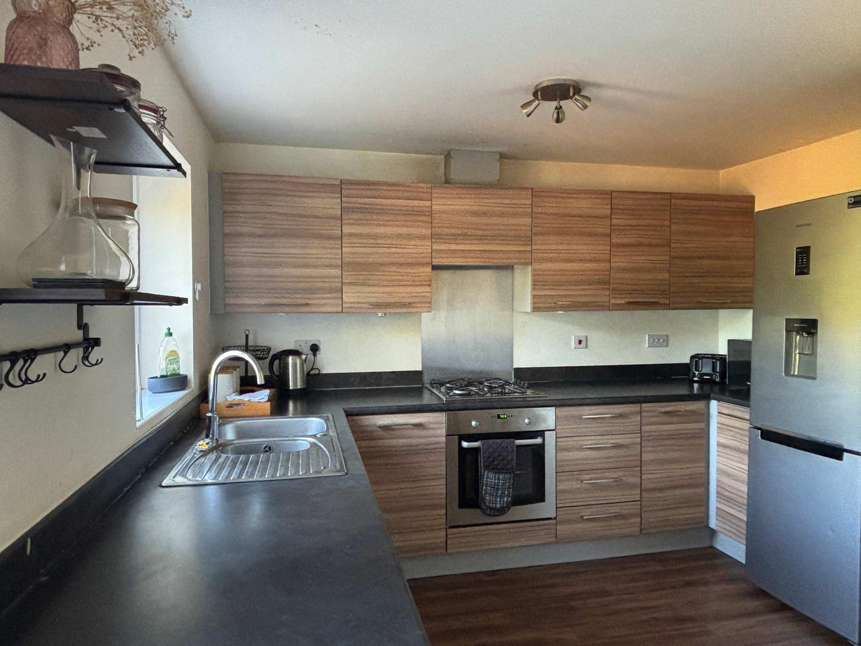 WS10 Contractor House 3 Bed 3 Bath with Parking