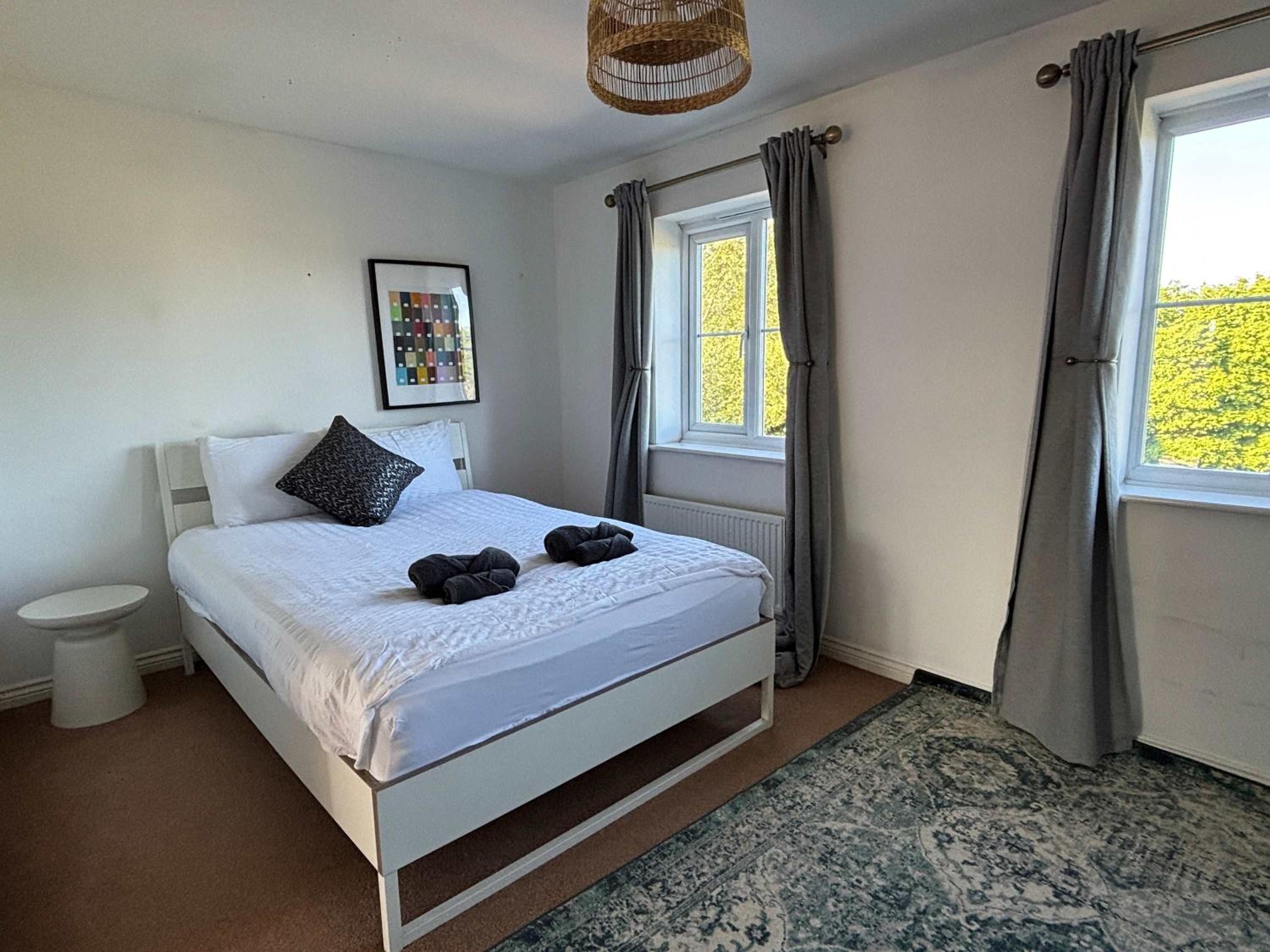 WS10 Contractor House 3 Bed 3 Bath with Parking