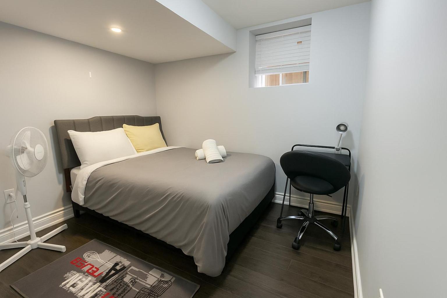Cozy 3BR Caledon Basement Suite with Private Access, Full Kitchen, WiFi, Laundry, Backyard Basketball Court & Creek Trail, 5 Mins to Brampton! Great for Fa