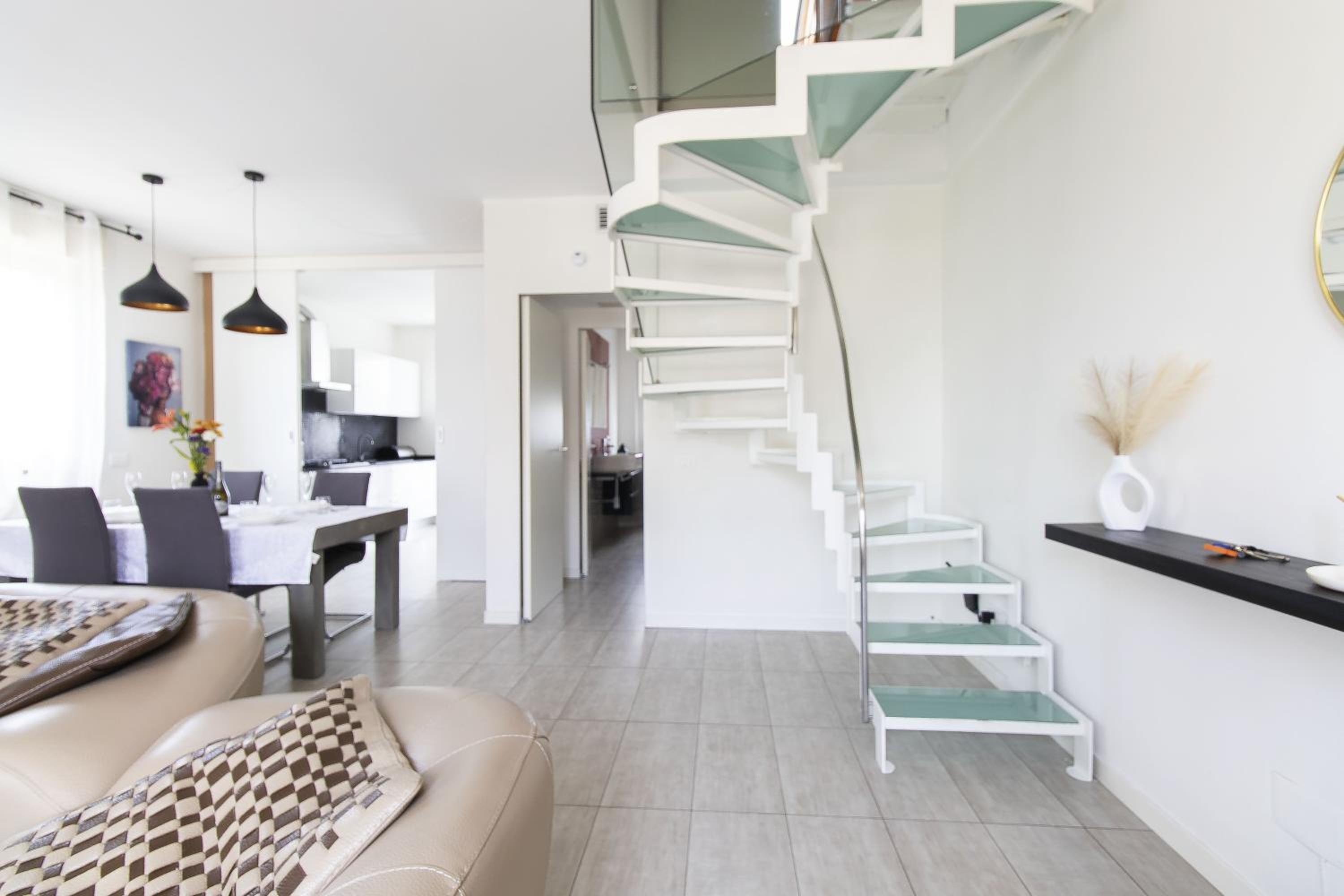 Daste Dream House