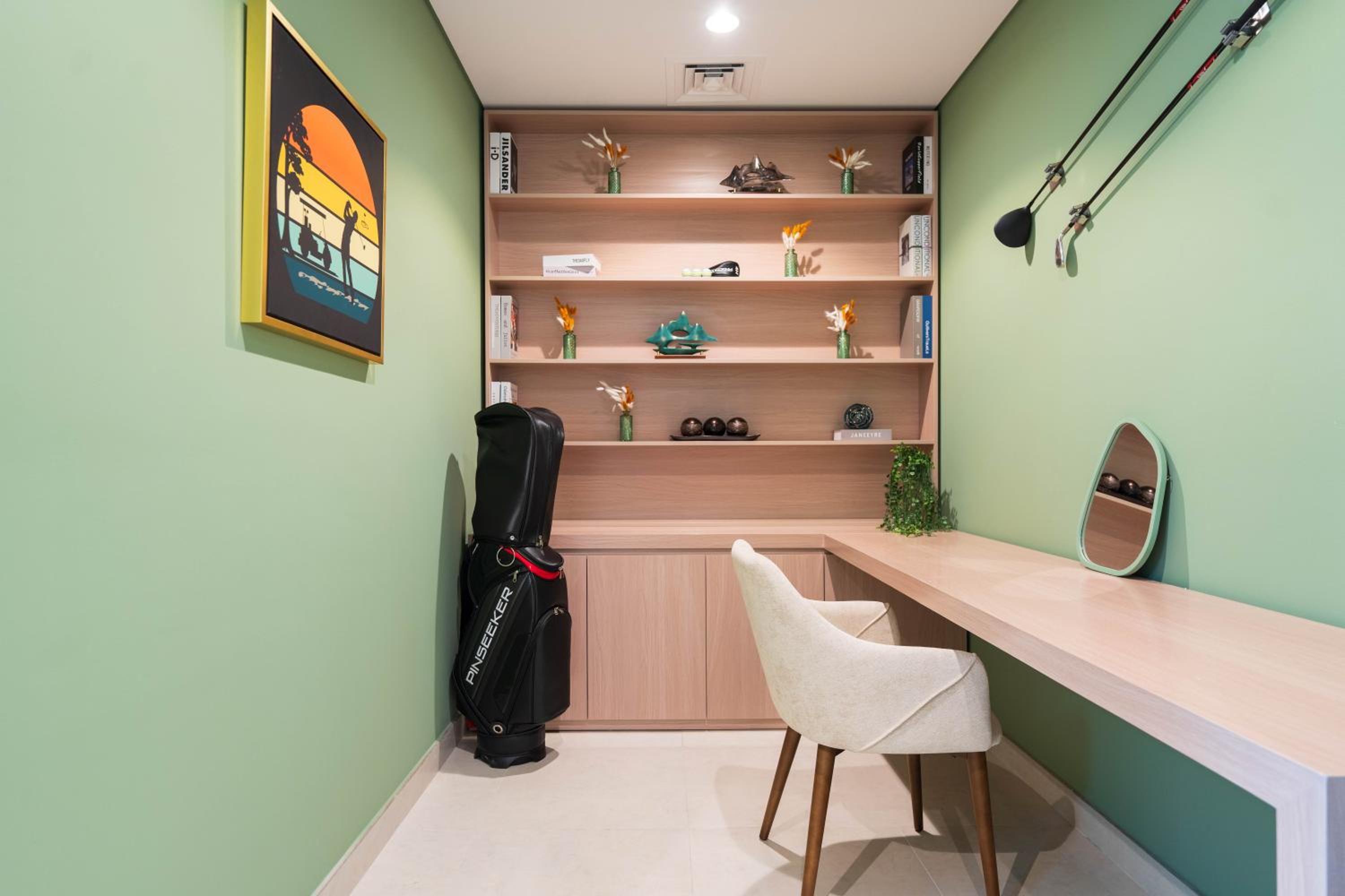 KeyRock Living - Luxe Escape with Pool & Gym Access