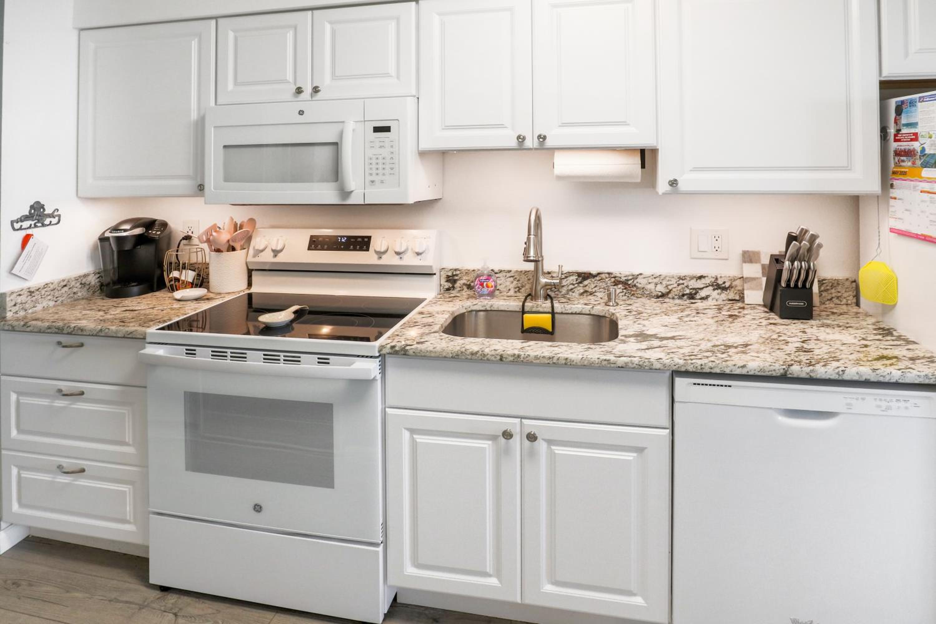 BeachBox III - The One with Unreal Beach Views - Couple's Getaway - Worcester House 401