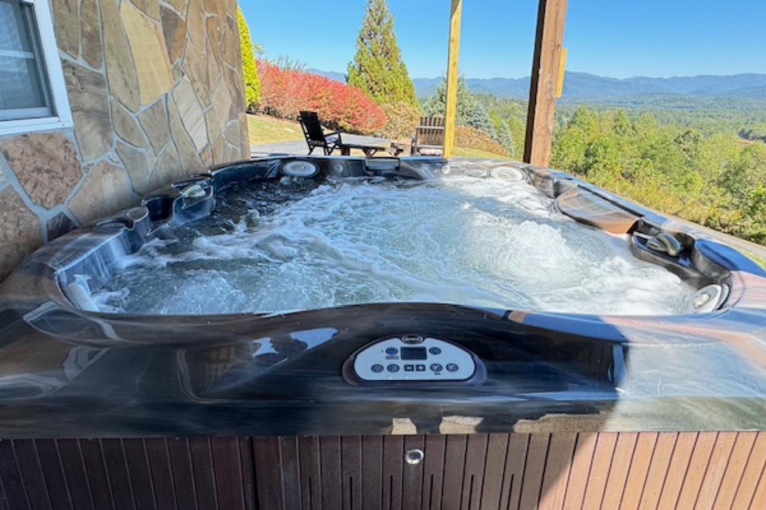 Hot Tub and Stunning Views! Hayesville Retreat