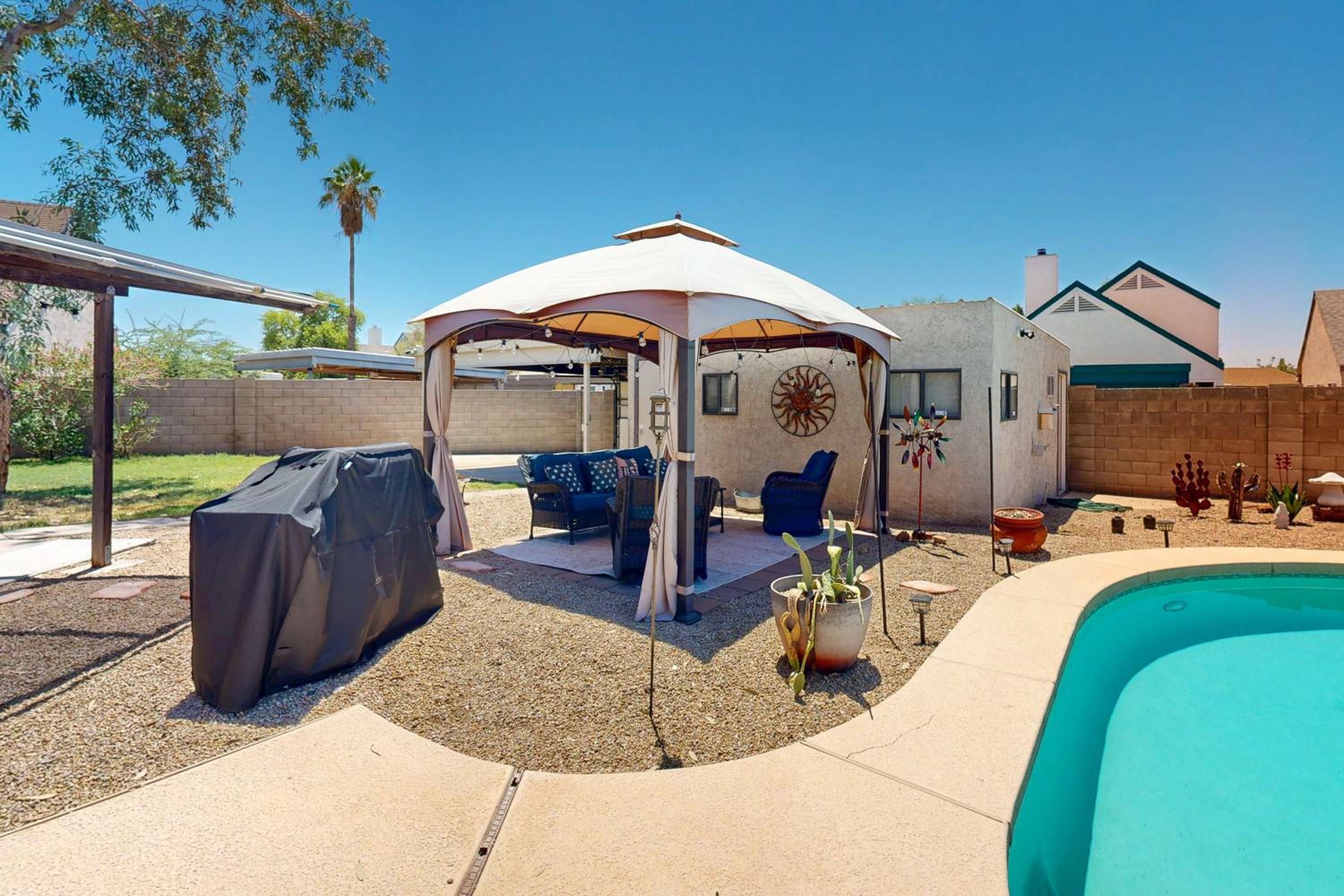 Pool and Fire Pit Desert Radiance in Phoenix!