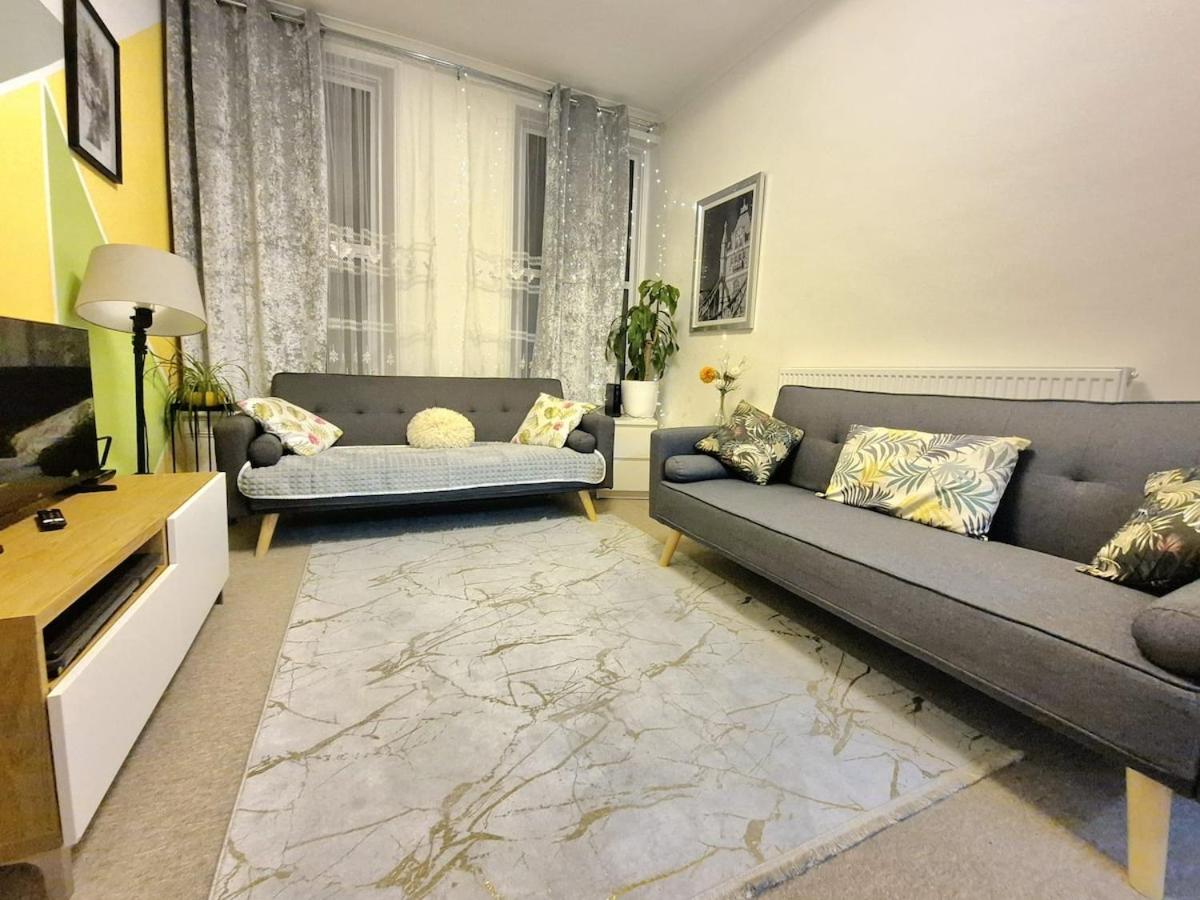 Turnpike lane Flat - Stylish and Bright Flat in North London N8 - 5 mins from Piccadilly line station