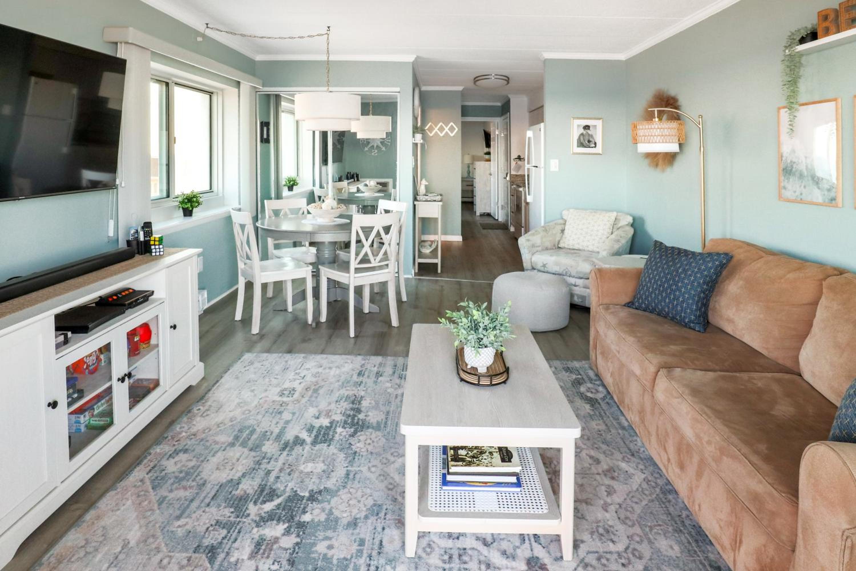 BeachBox III - The One with Unreal Beach Views - Couple's Getaway - Worcester House 401