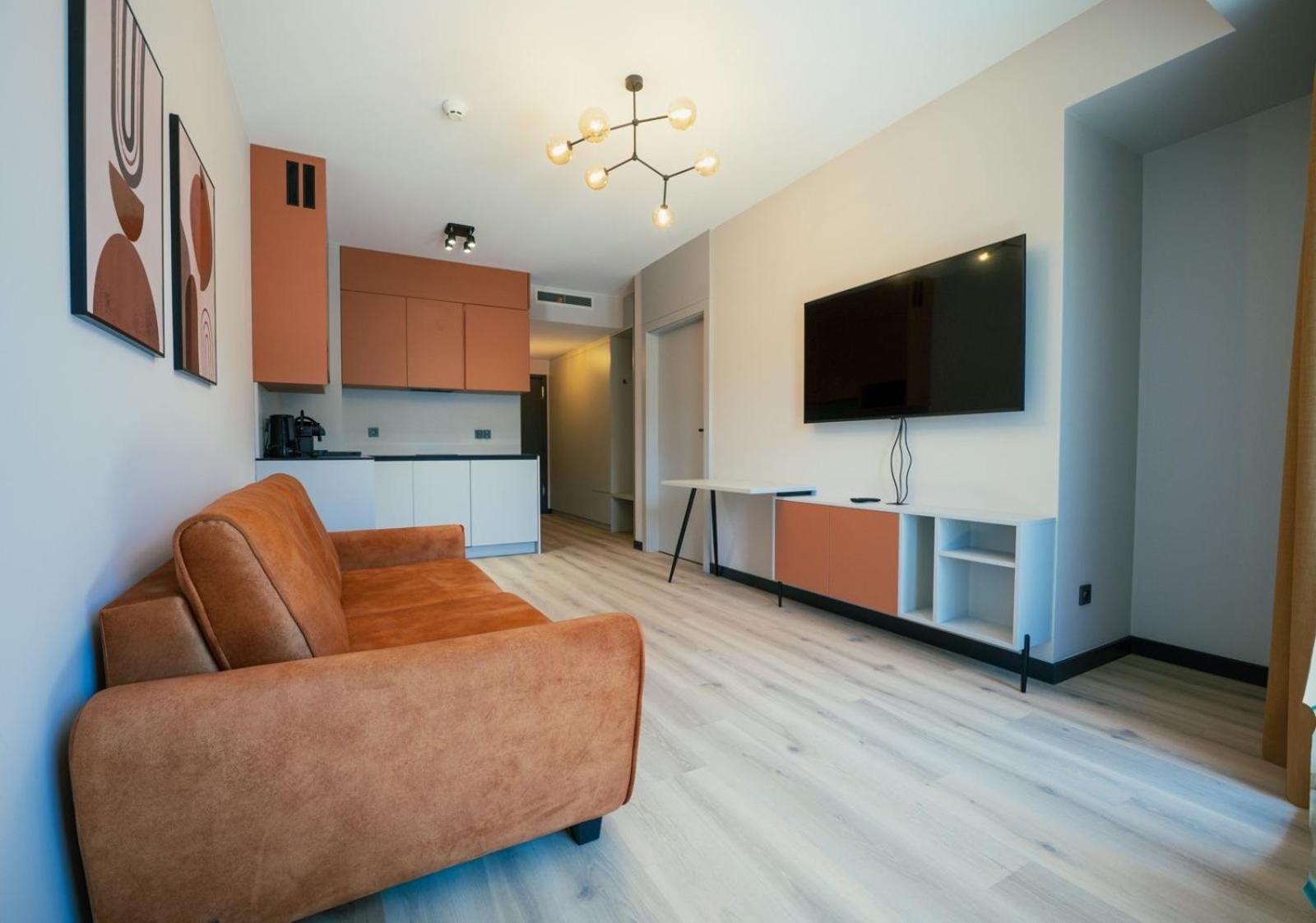 K52 Apartments