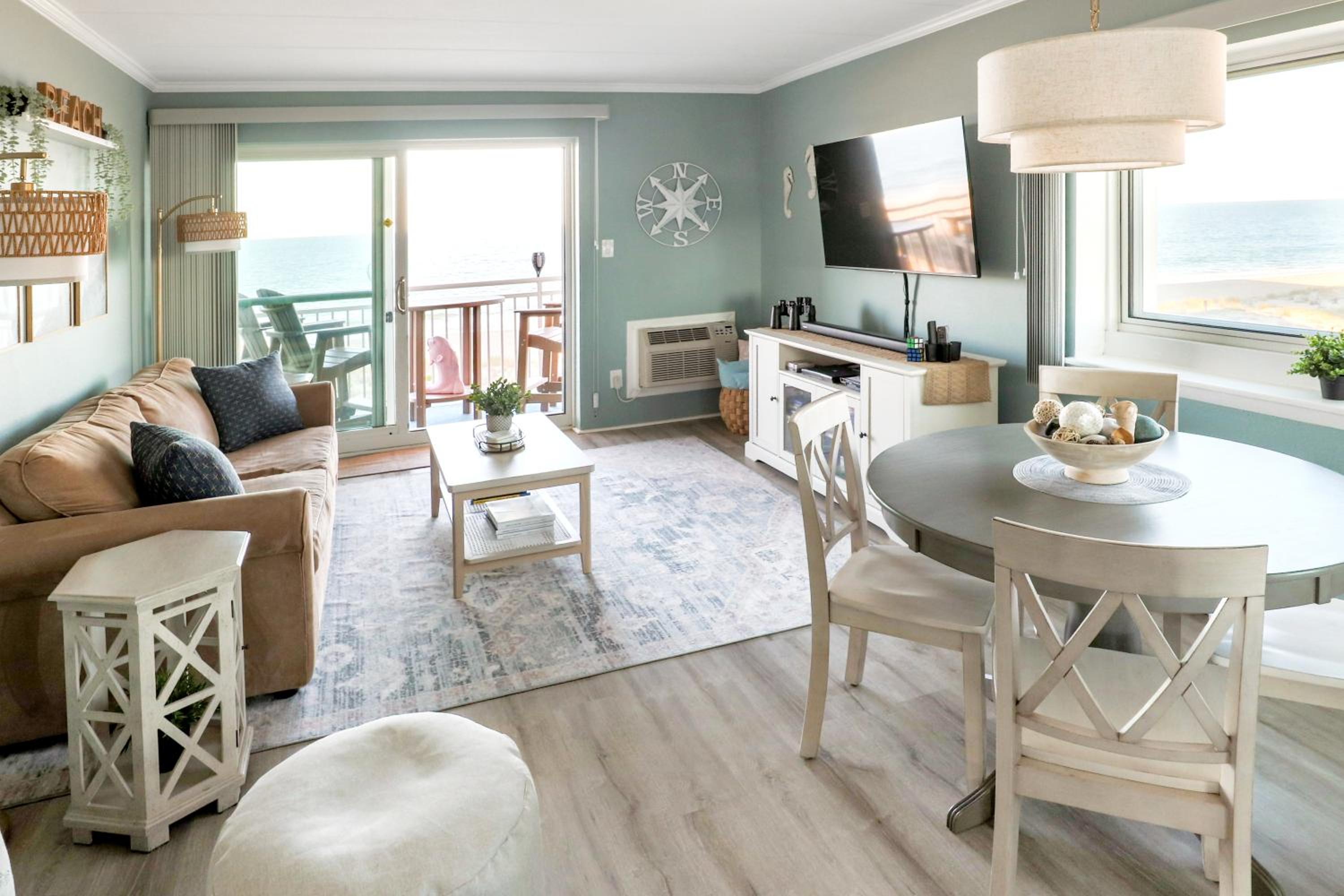 BeachBox III - The One with Unreal Beach Views - Couple's Getaway - Worcester House 401