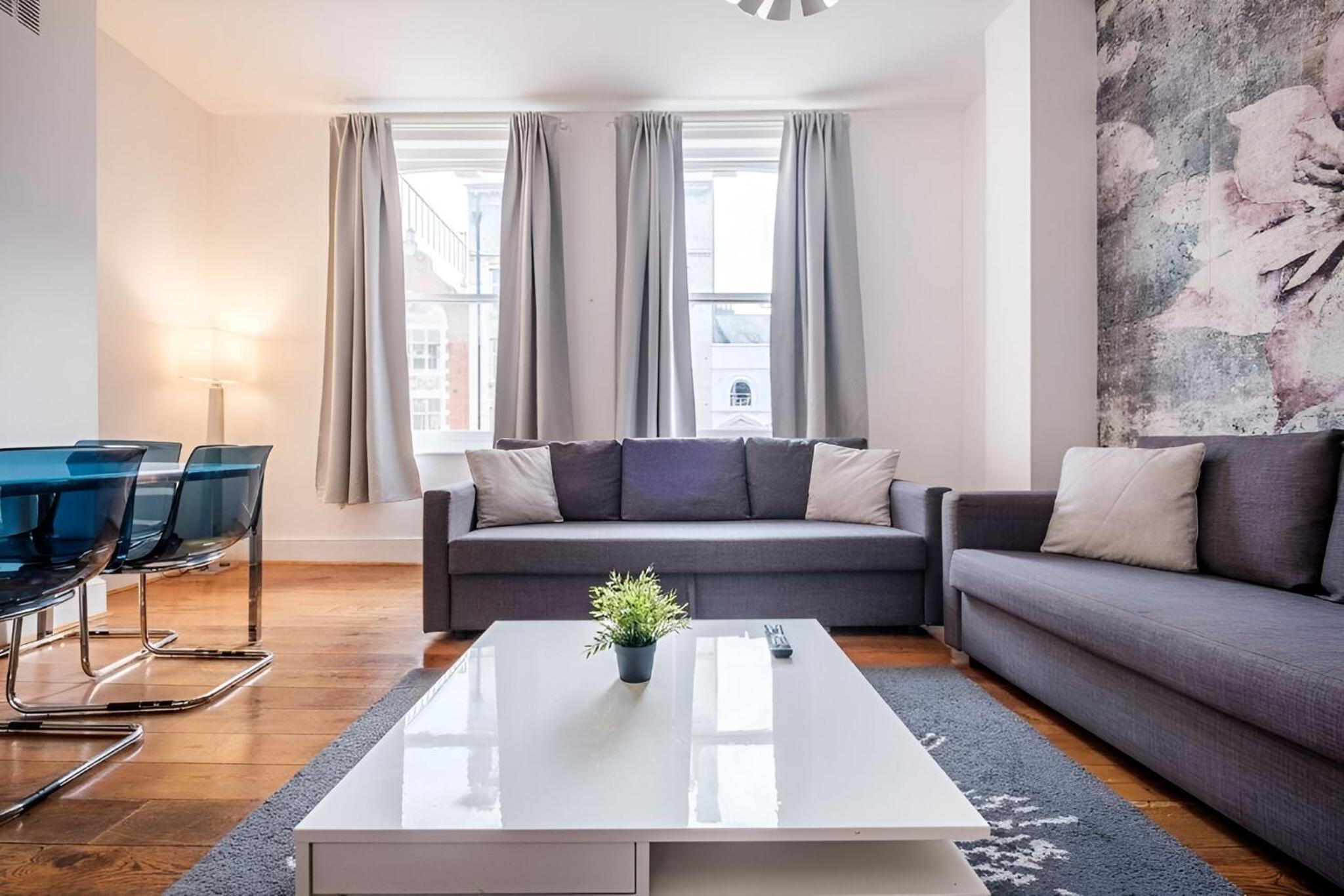 Oxford Street Apartments by Advan