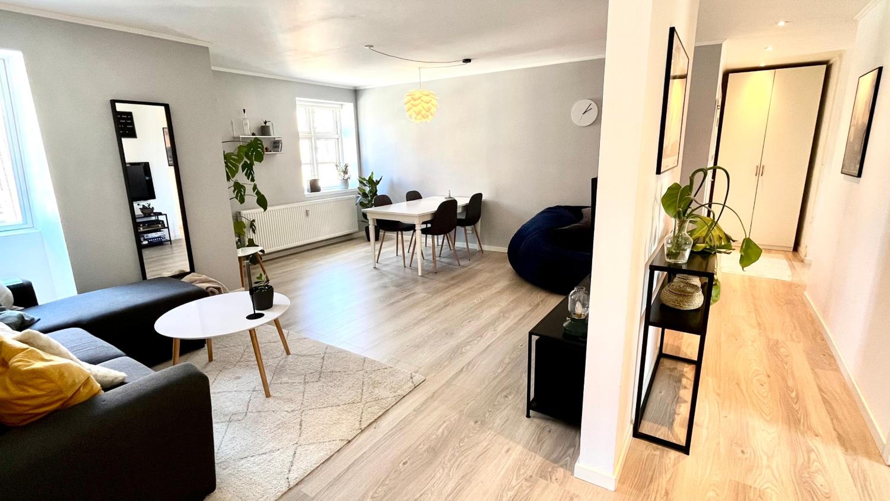 Apartment Alma - Cosy Stay in Aalborg C