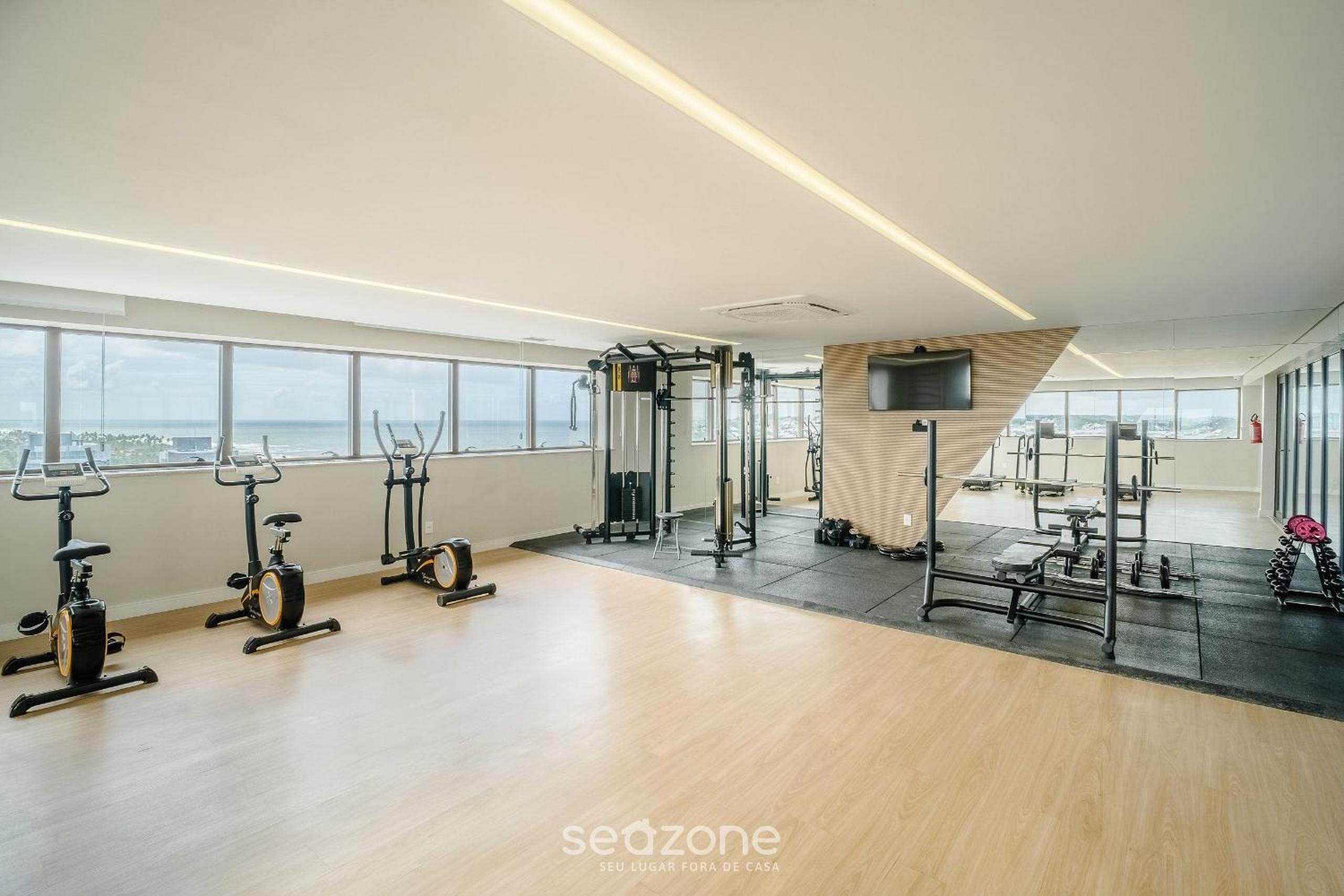 Stay just steps from Itapuã beach, with pool and gym - RGF