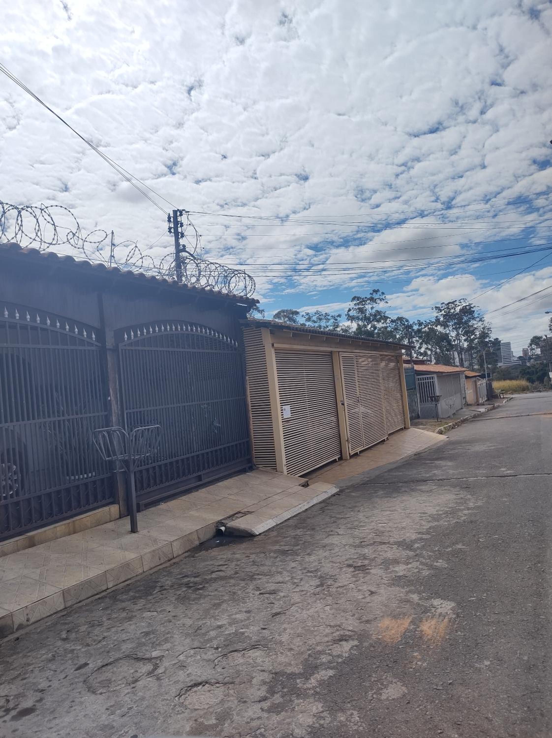Quarto em casa de Família- Riacho