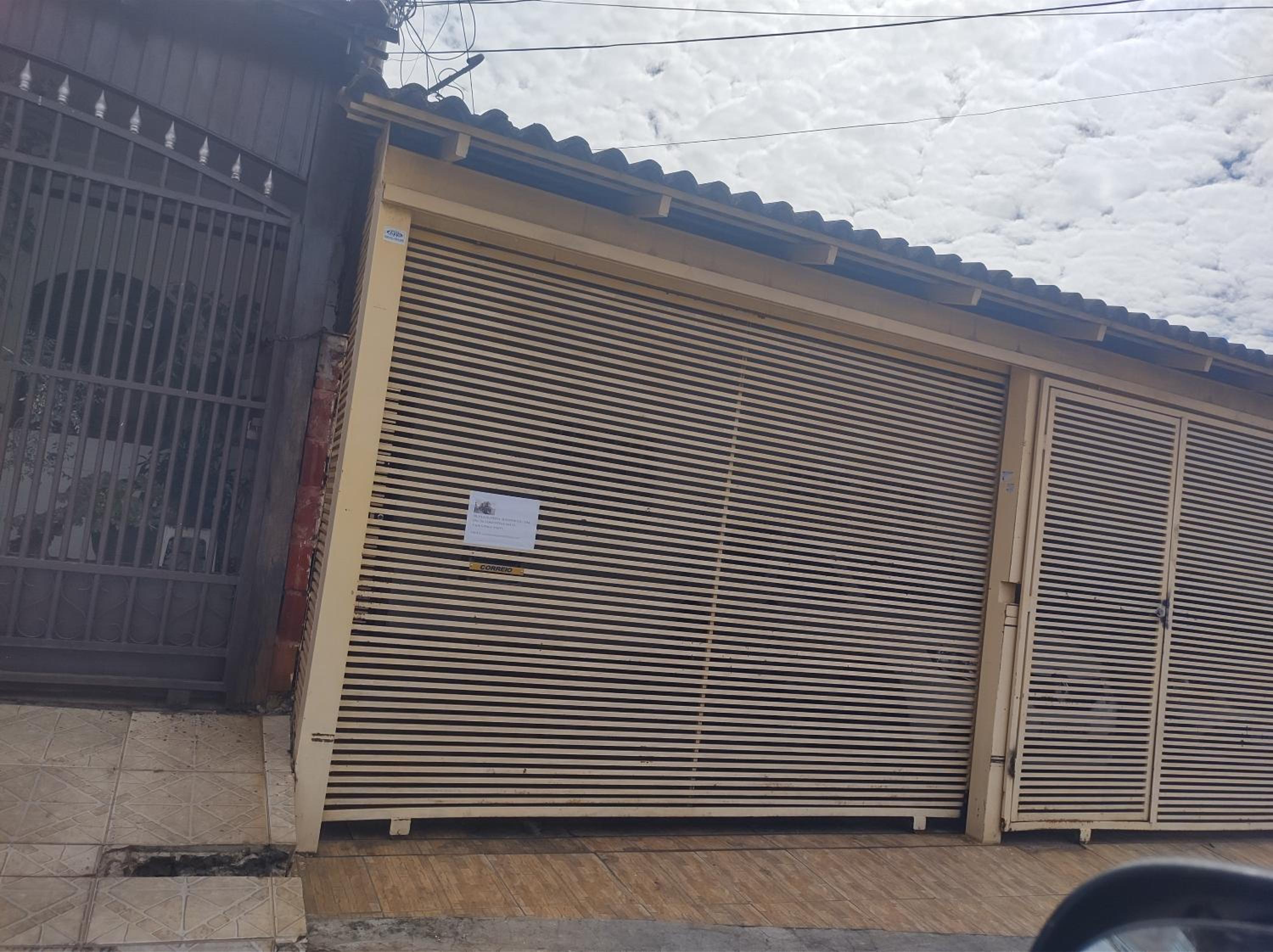 Quarto em casa de Família- Riacho