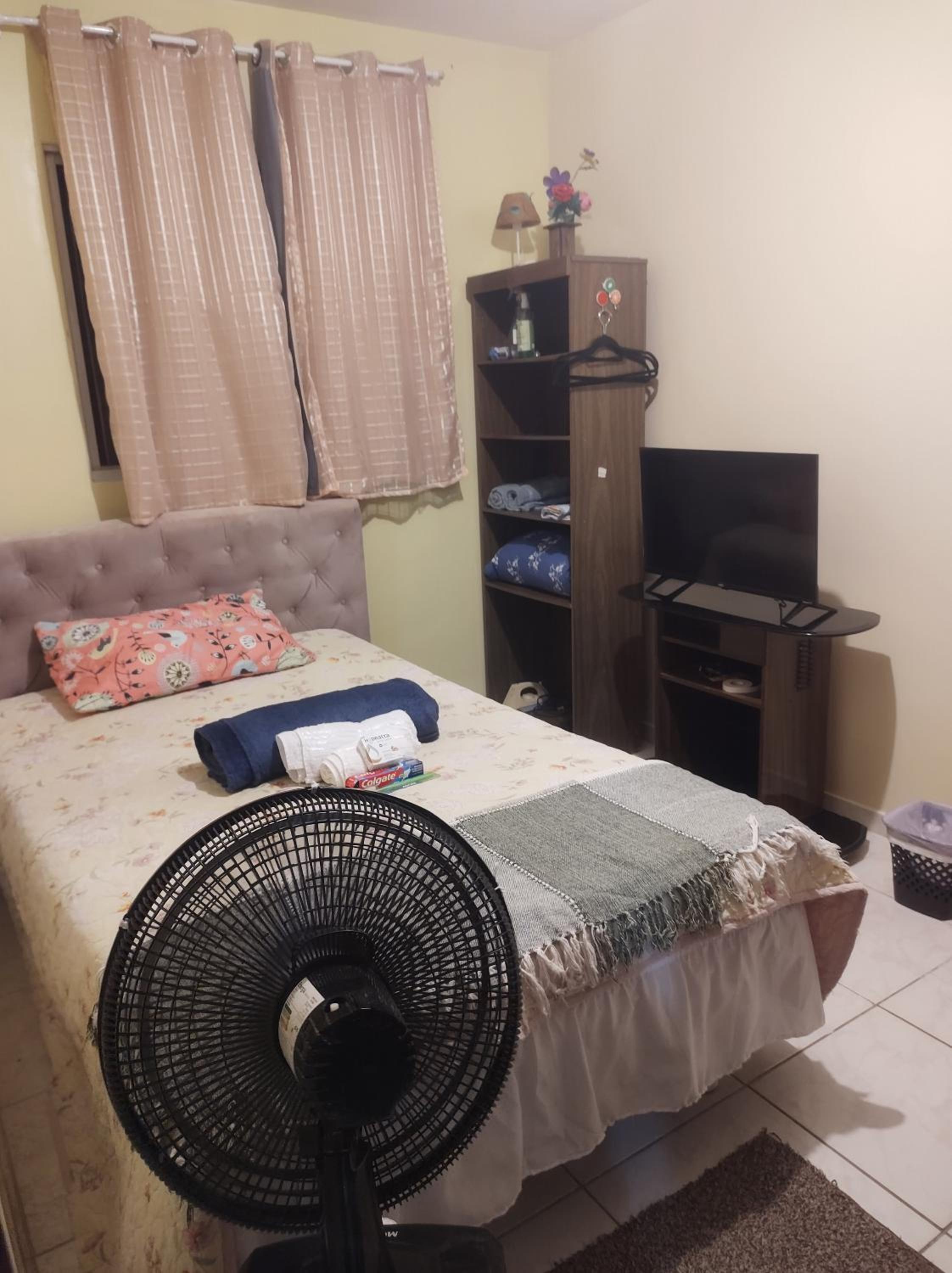 Quarto em casa de Família- Riacho