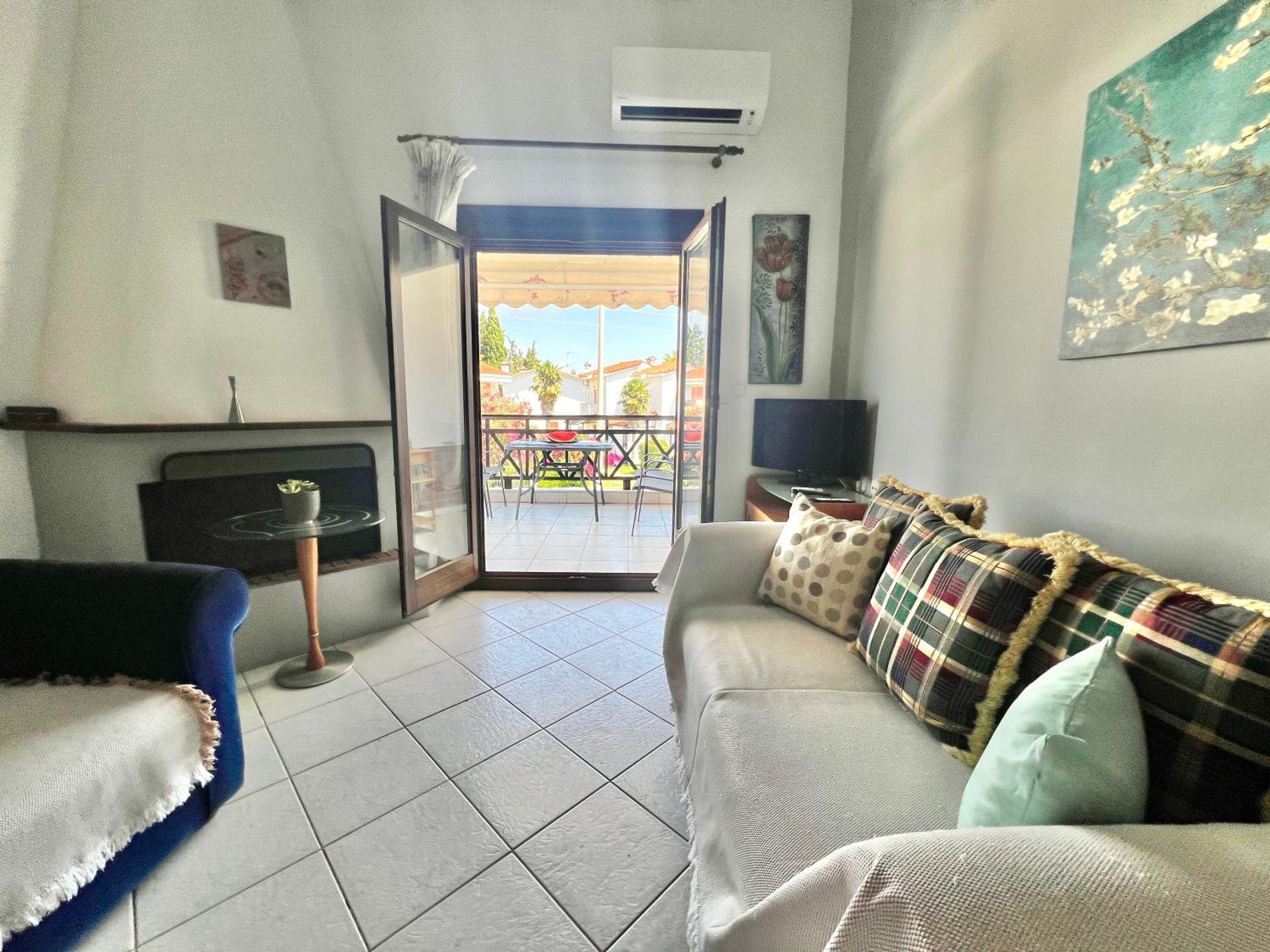 Paparouna Seaside House