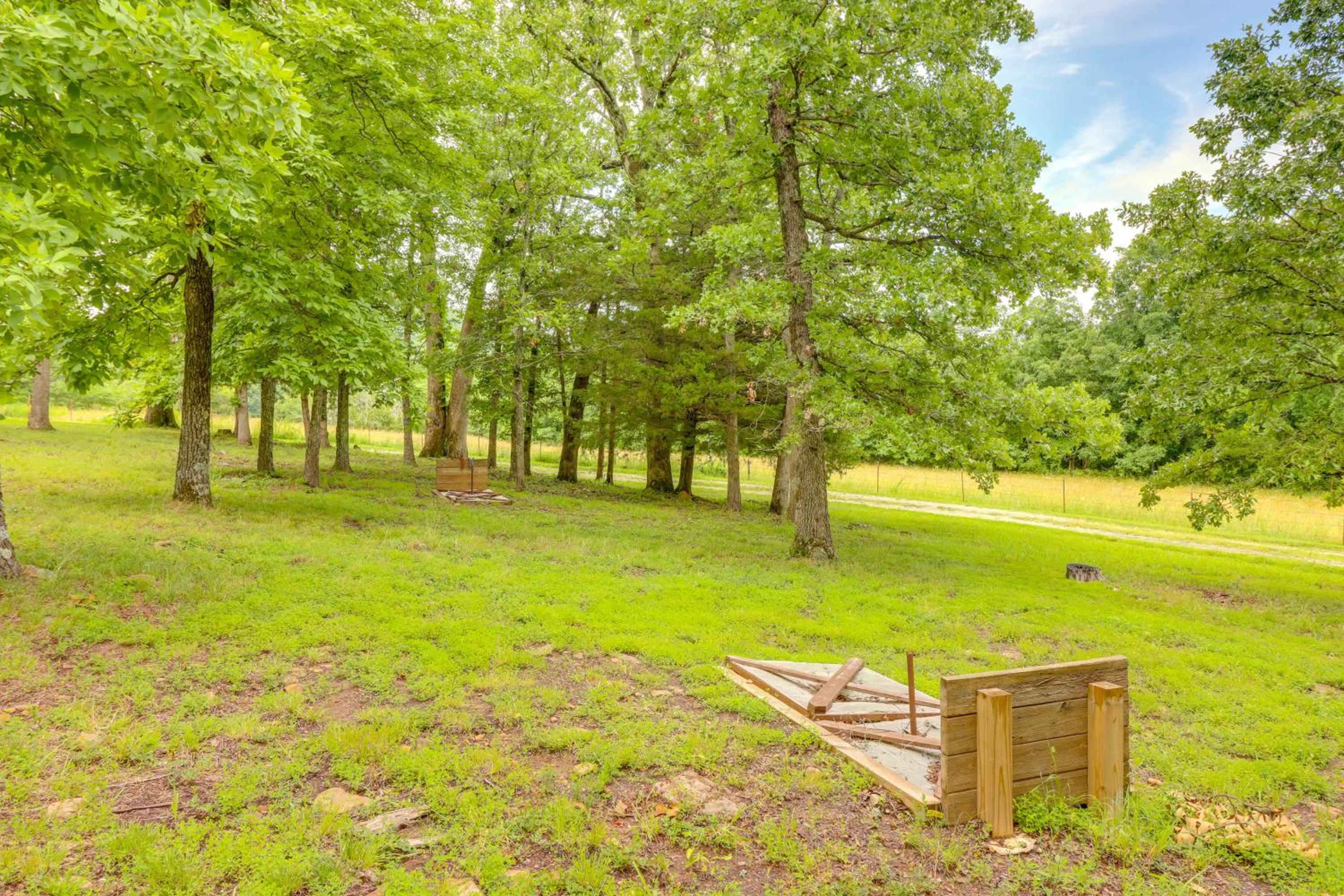 Ozark Escapes Cabin! Serene Forest and Mtn Setting