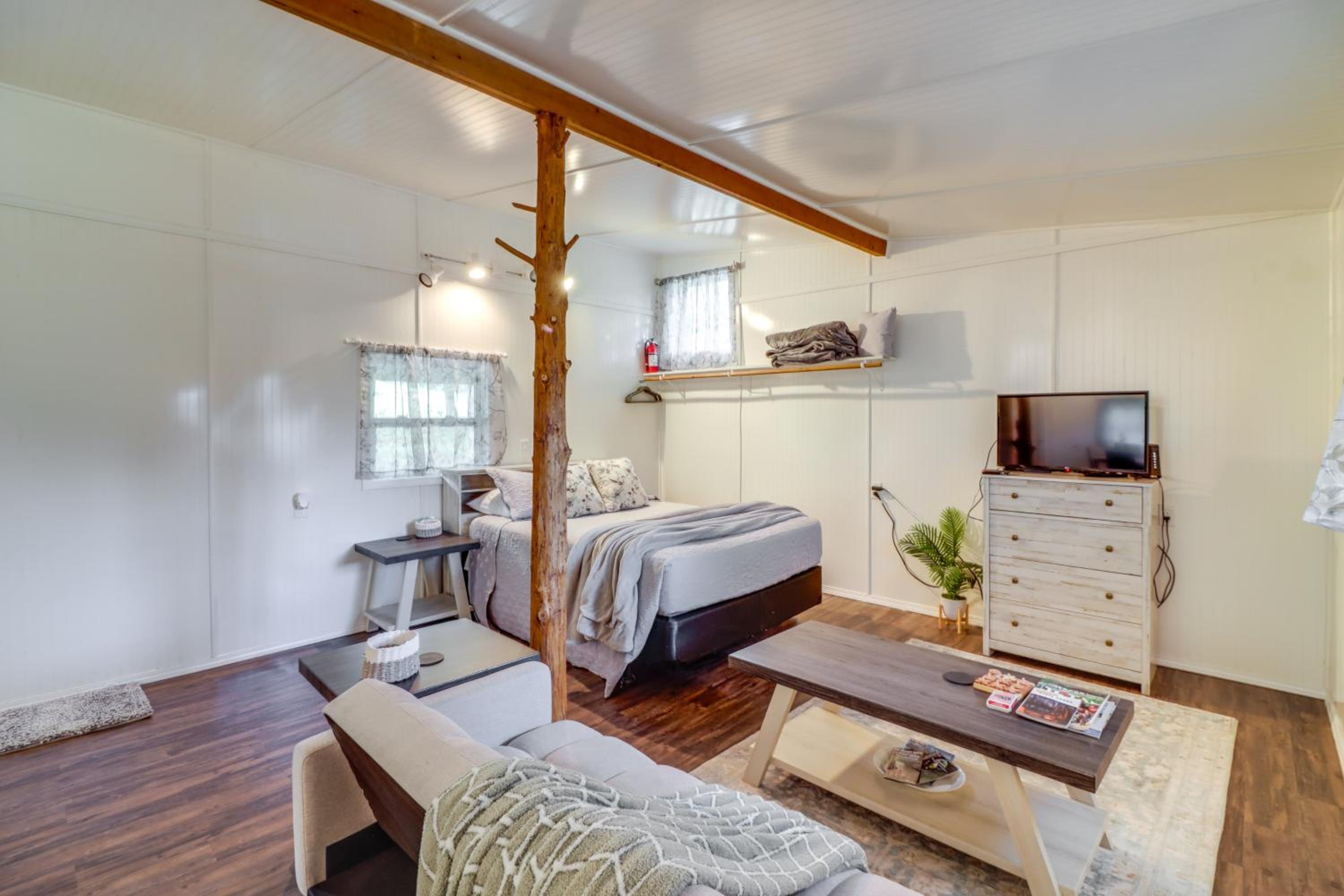 Ozark Escapes Cabin! Serene Forest and Mtn Setting