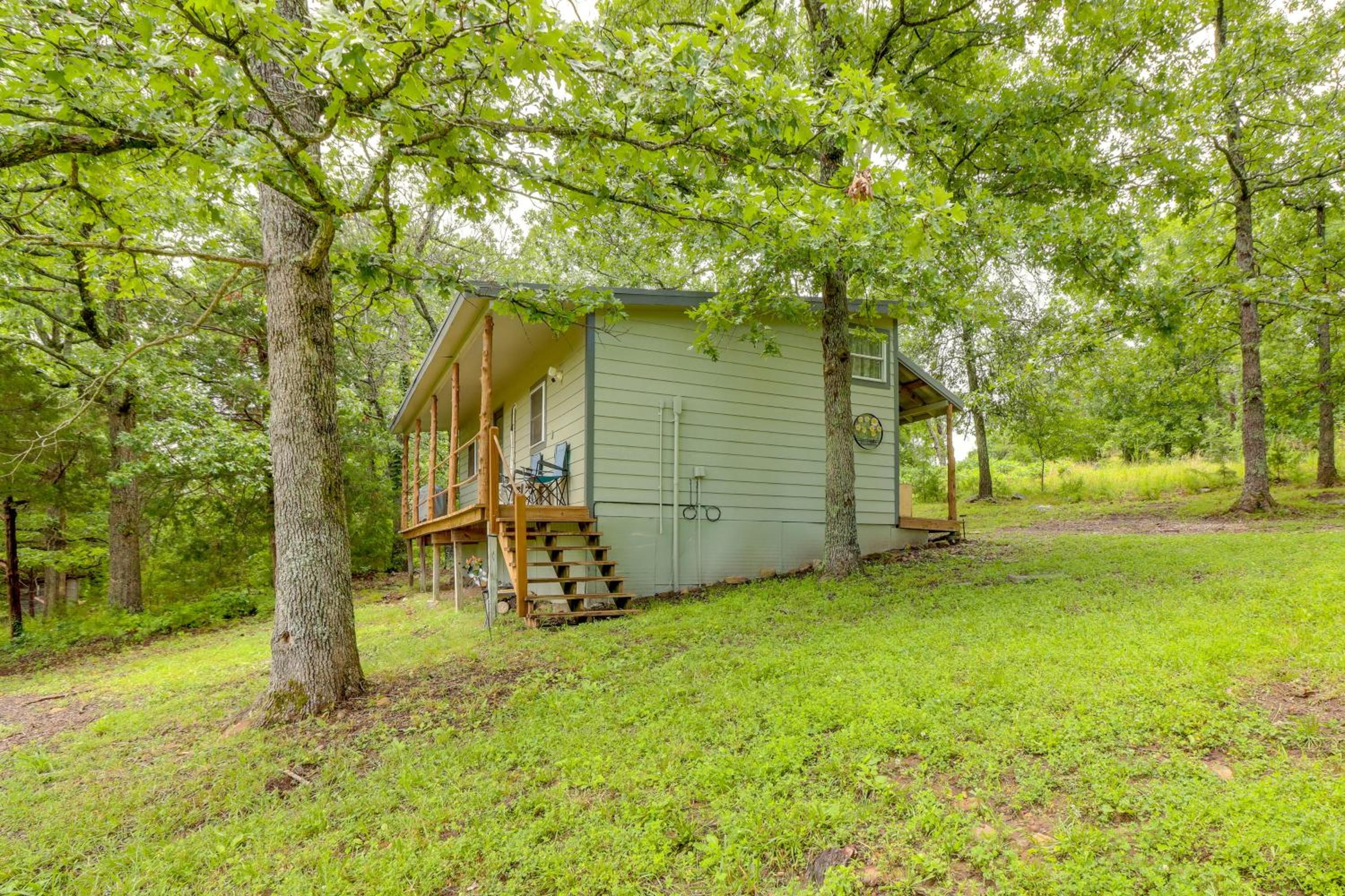 Ozark Escapes Cabin! Serene Forest and Mtn Setting