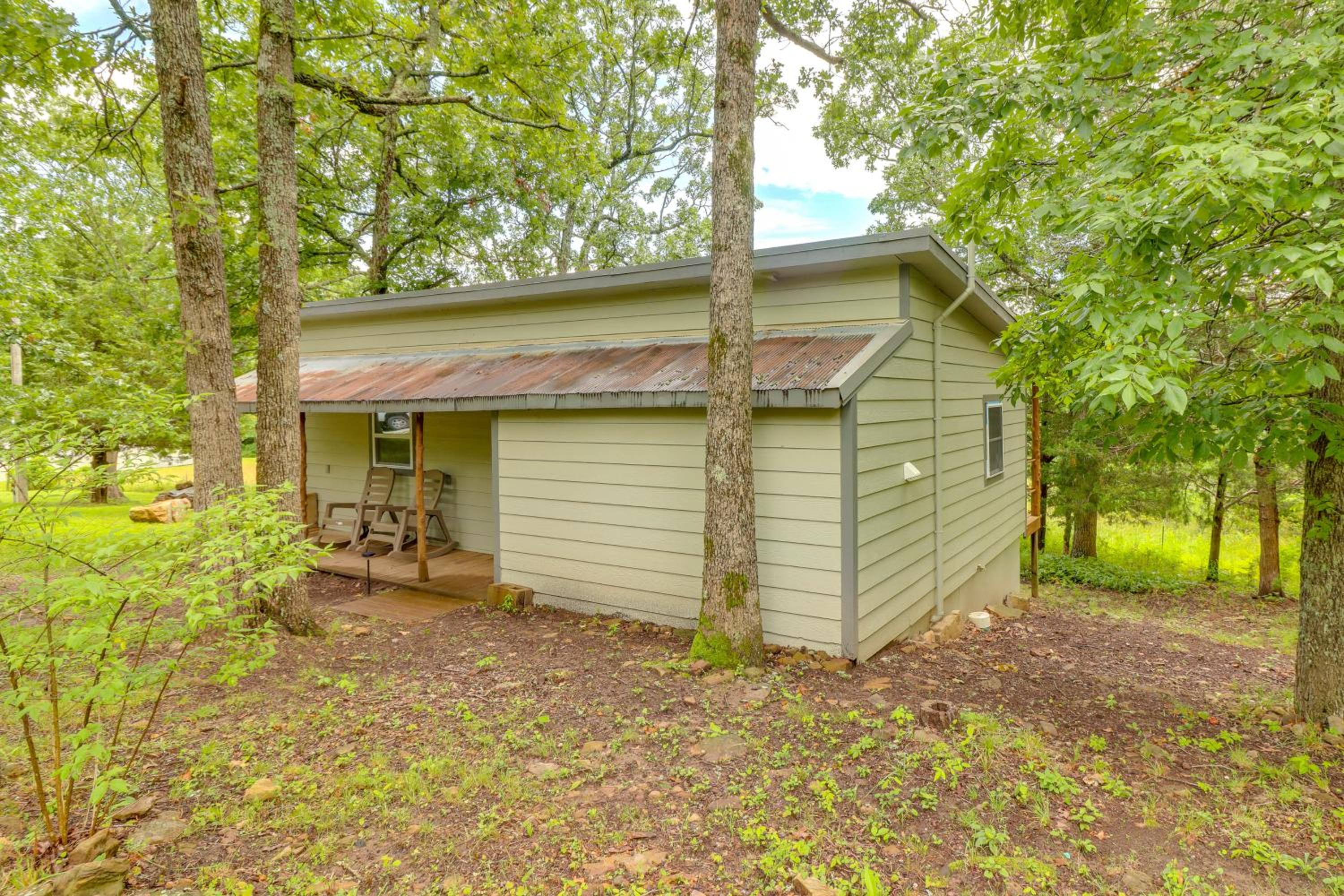 Ozark Escapes Cabin! Serene Forest and Mtn Setting