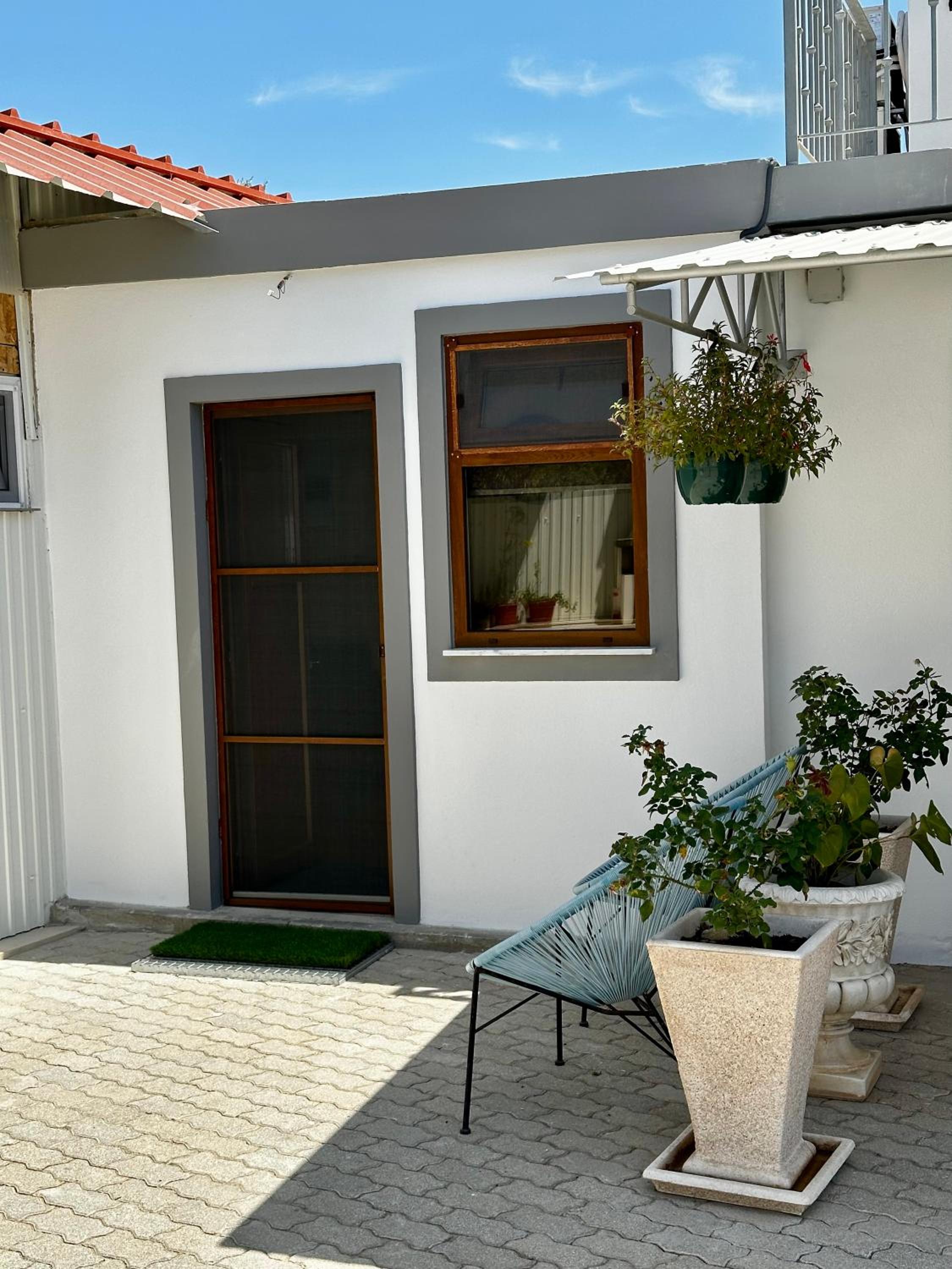 One-Bedroom House close to the Beach