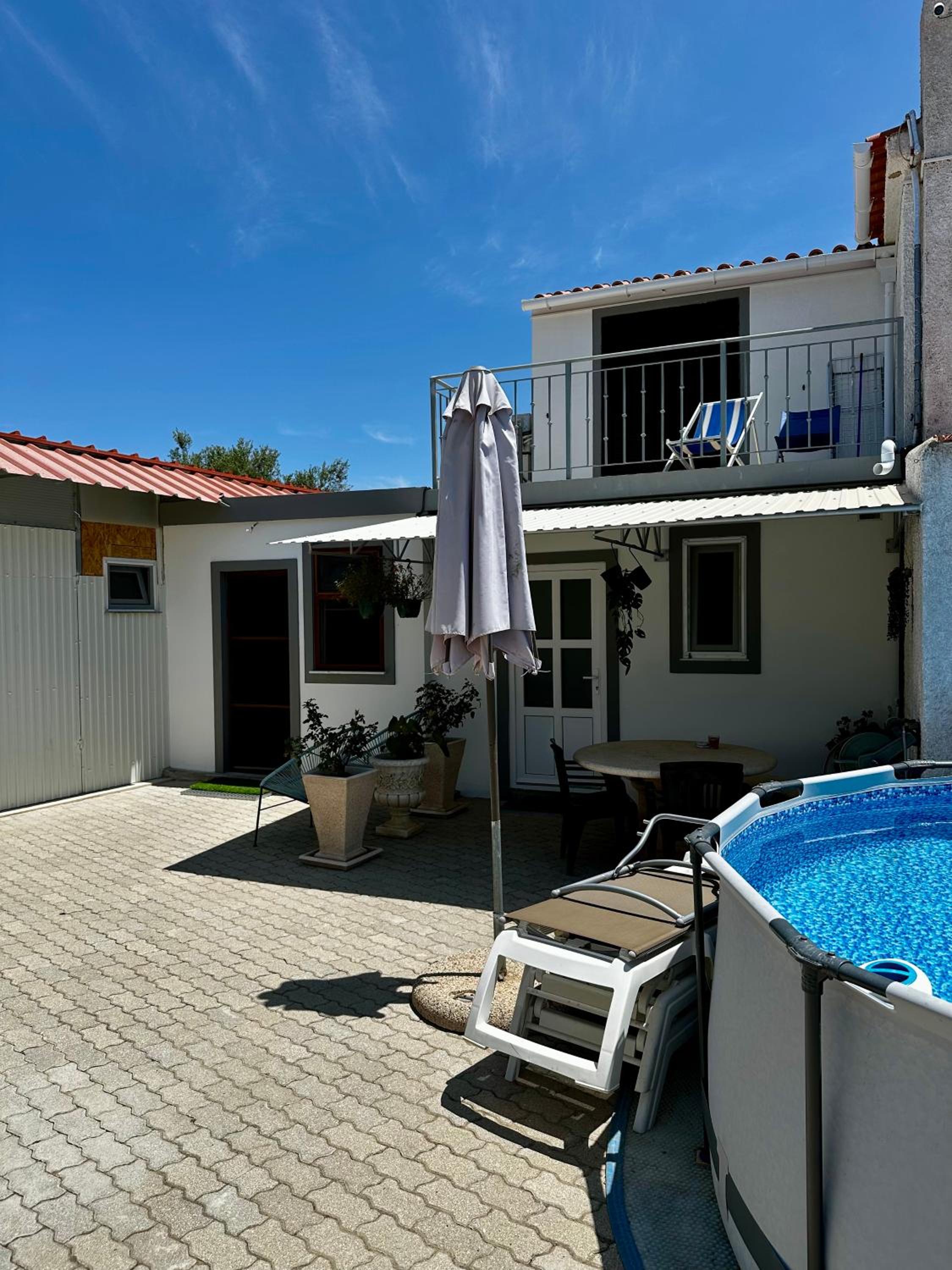 One-Bedroom House close to the Beach