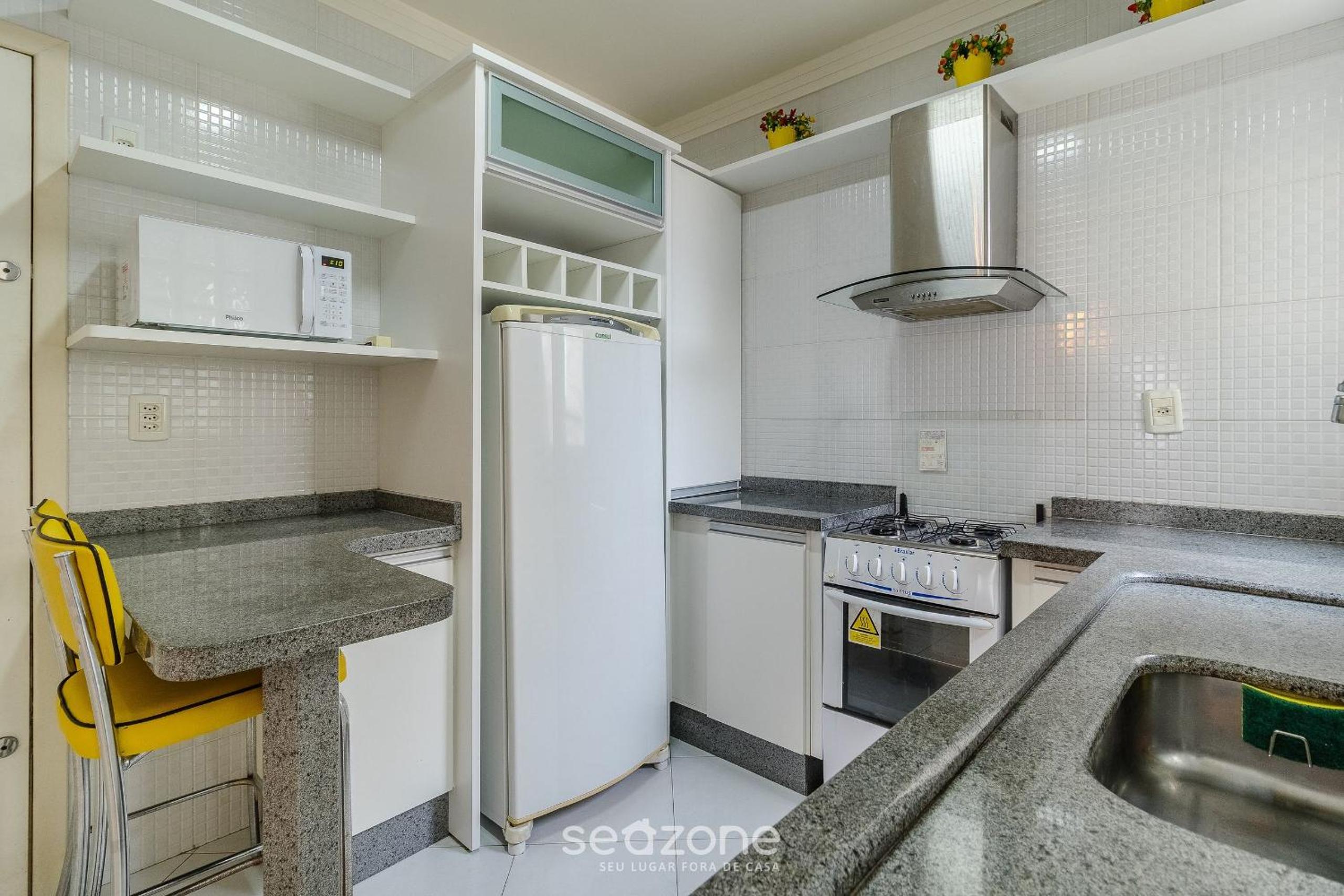 Complete apt w privileged location Floripa CSU0402